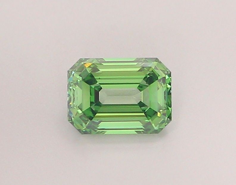 Loose Diamond - EMERALD 1.02ct Fancy Vivid Green VS2: Loose Diamond - EMERALD 1.02ct Fancy Vivid Green VS2 Source: This is a real non-mined Diamond that has been grown in a lab Shape: EMERALD Carats: 1.02 Color: Fancy Vivid Green Certification: IGI Video