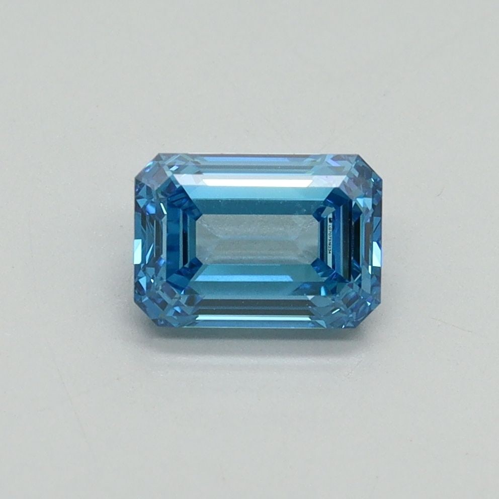 Loose Diamond - EMERALD 1.0ct Fancy Vivid Blue VVS1: Loose Diamond - EMERALD 1.0ct Fancy Vivid Blue VVS1 Source: This is a real non-mined Diamond that has been grown in a lab Shape: EMERALD Carats: 1.0 Color: Fancy Vivid Blue Certification: IGI Video: