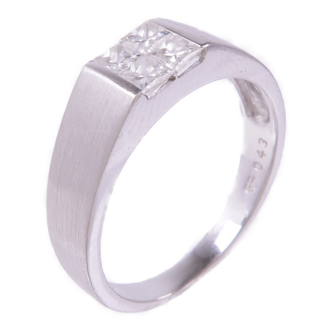 JEWELRY 18K White Gold Diamond Ring Size 5.75: JEWELRY 18K White Gold Diamond Ring Size 5.75 This stunning diamond ring, crafted from 18K white gold, showcases a clear diamond that adds an elegant touch to any collection. Designed in a classic rin