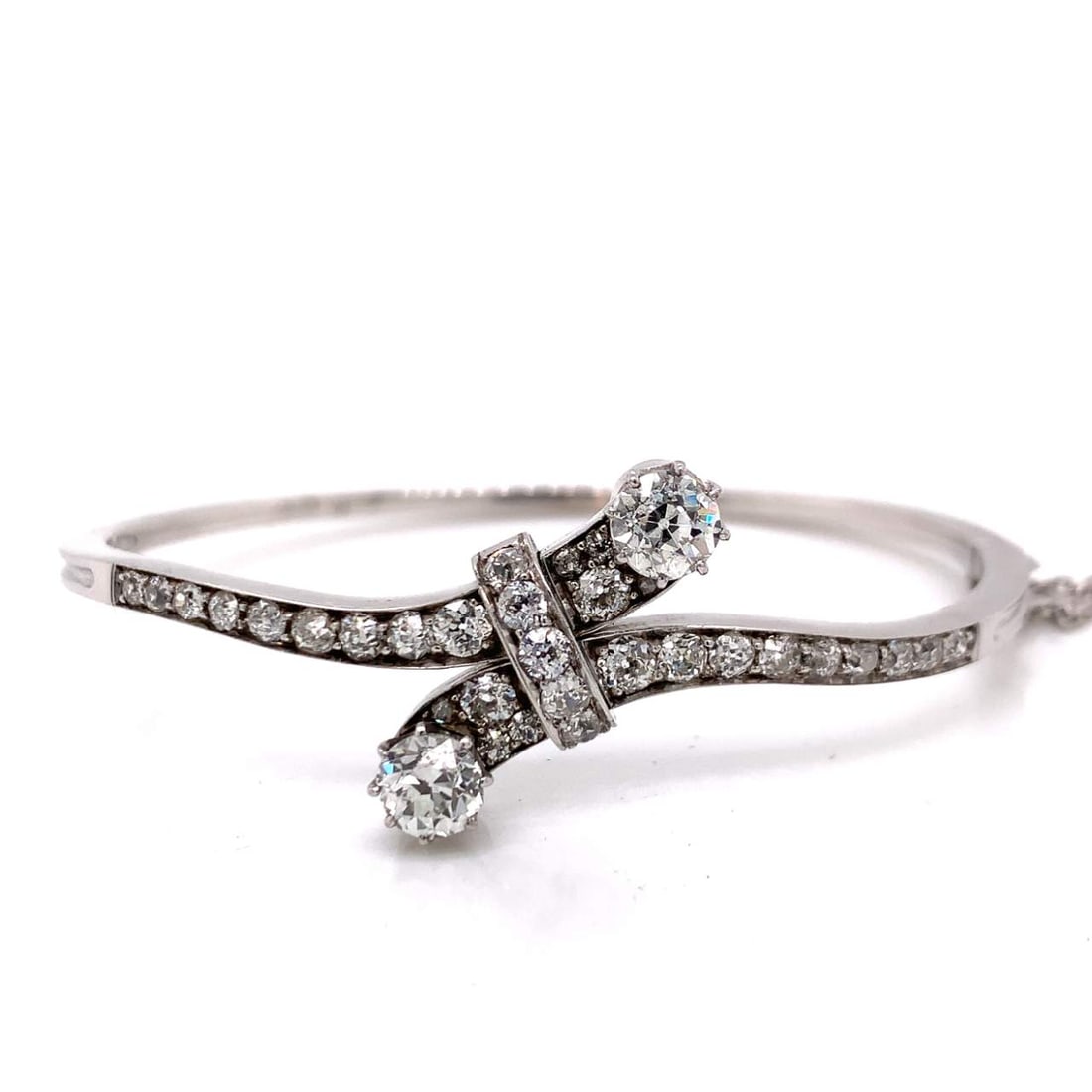 Victorian 18k White Gold Diamond Bracelet 4.20 Ct E-F VS1-SI1: Victorian 18k White Gold Diamond Bracelet 4.20 Ct E-F VS1-SI1 This stunning Victorian Diamond Bracelet is crafted from 18k white gold and features exquisite Victorian hallmarks. The bracelet weighs 18