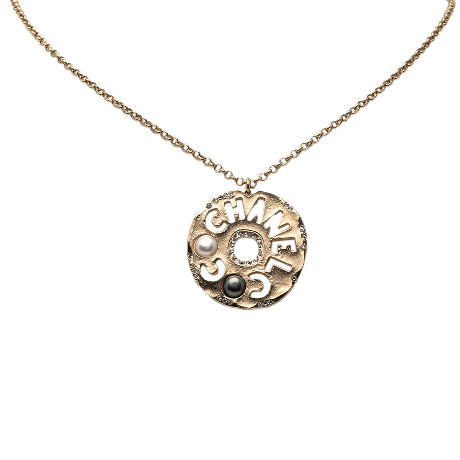 Chanel Gold Tone Faux Pearl Rhinestone Logo Pendant Necklace: Chanel Gold Tone Faux Pearl Rhinestone Logo Pendant Necklace Enhance your jewelry collection with this stunning Chanel Gold Plated Faux Pearl and Rhinestone Logo Pendant Necklace. Crafted from gold-to