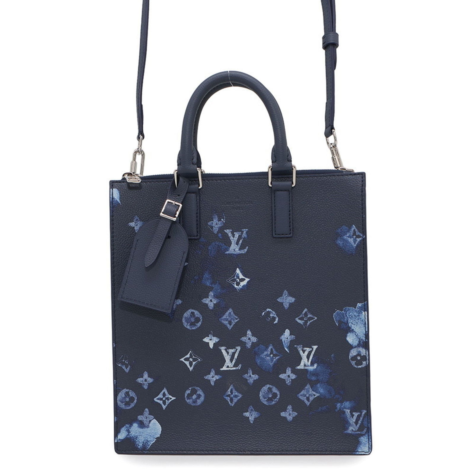 Navy Canvas Sac Plat Tote Bag by Louis Vuitton: Navy Canvas Sac Plat Tote Bag by Louis Vuitton Louis Vuitton Sac Plat in navy canvas offers a stylish and practical accessory designed for women. Made in Italy, this bag features a spacious interior a
