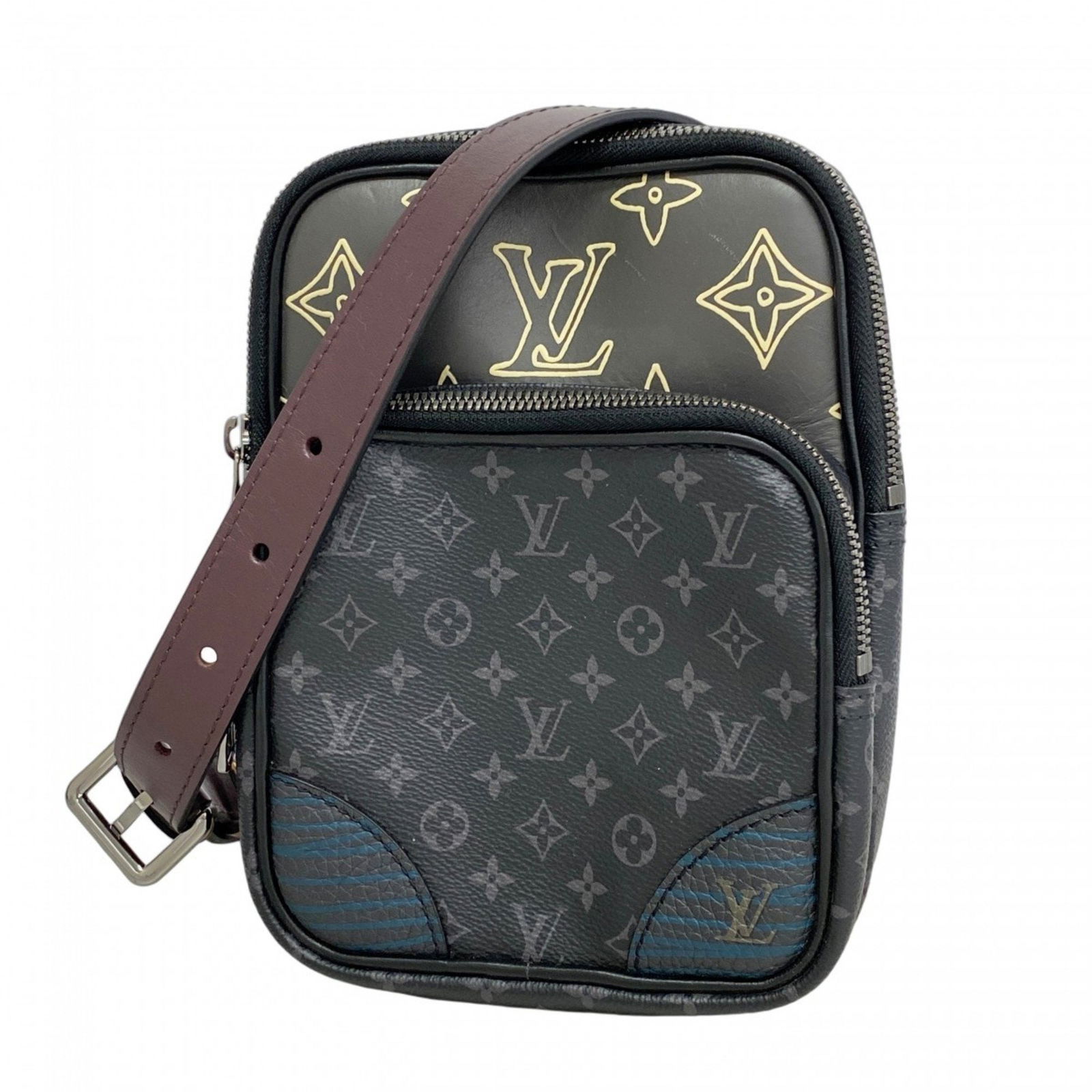 Louis Vuitton Amazon black canvas crossbody bag from France: Louis Vuitton Amazon black canvas crossbody bag from France The Louis Vuitton Amazon is a men's bag crafted from durable black canvas. Featuring a compact and versatile design, it is made in France an