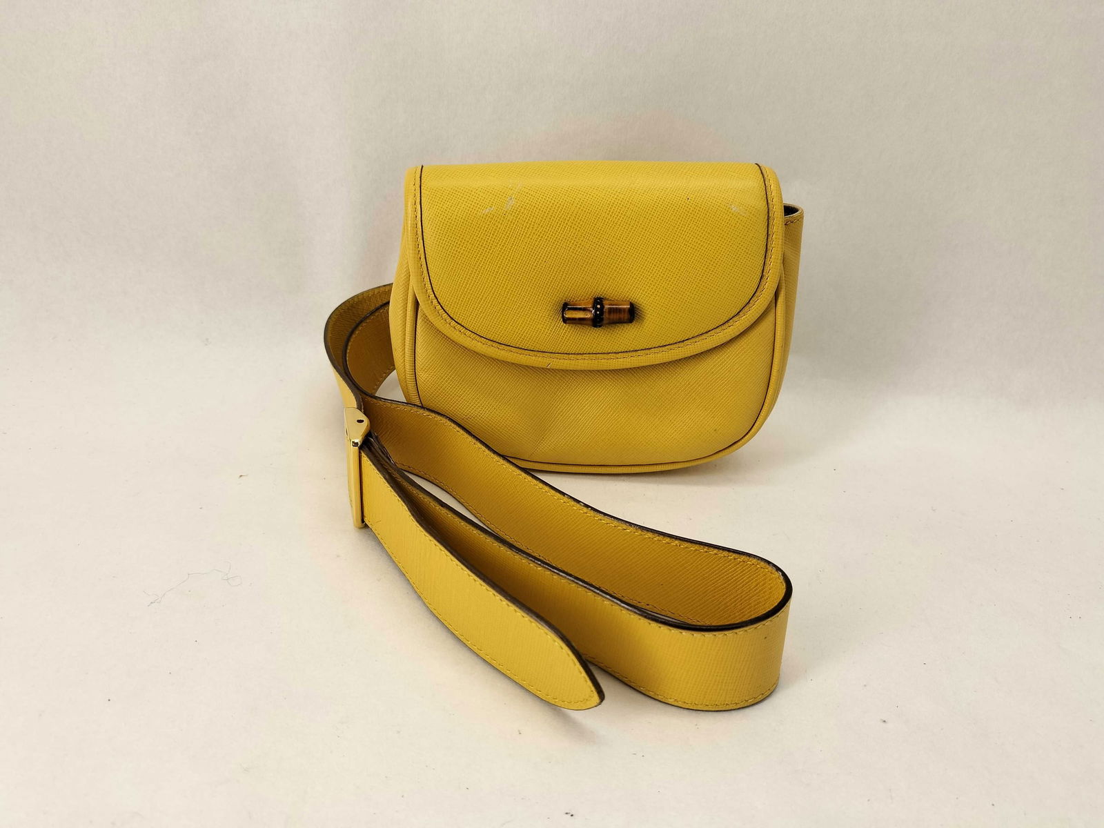 Yellow Leather Gucci Bamboo Handbag Italy 10x14x5 (1 of 10)