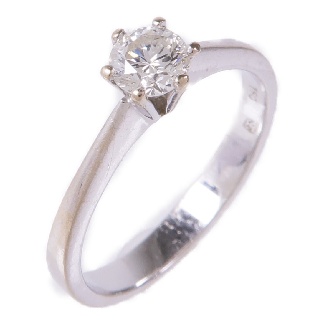 Elegant 18K White Gold Diamond Ring Size 6: Elegant 18K White Gold Diamond Ring Size 6 This elegant diamond ring is crafted from 18K white gold, ensuring both quality and durability. The ring features a stunning clear diamond that adds a touch