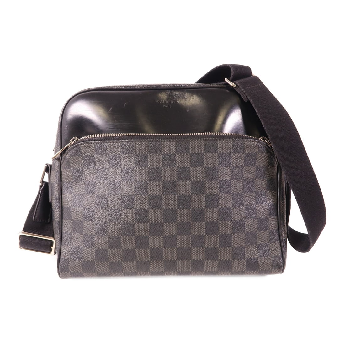 LOUIS VUITTON Dayton MM Shoulder Bag Black PVC Canvas N41409: LOUIS VUITTON Dayton MM Shoulder Bag Black PVC Canvas N41409 This LOUIS VUITTON Dayton MM Shoulder Bag is a stylish and functional accessory made from durable PVC coated canvas in a sleek black color.