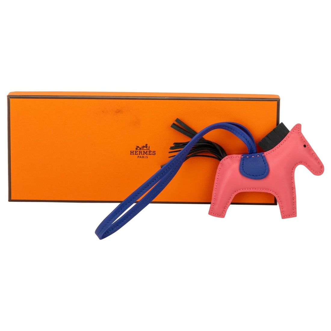 Hermes PM Grigri Rodeo Horse Charm Rose Azalee New In Box: Hermes PM Grigri Rodeo Horse Charm Rose Azalee New In Box Enhance your accessory collection with this exquisite Hermes PM Grigri Rodeo Charm, featuring a delightful rose azalee color complemented by b