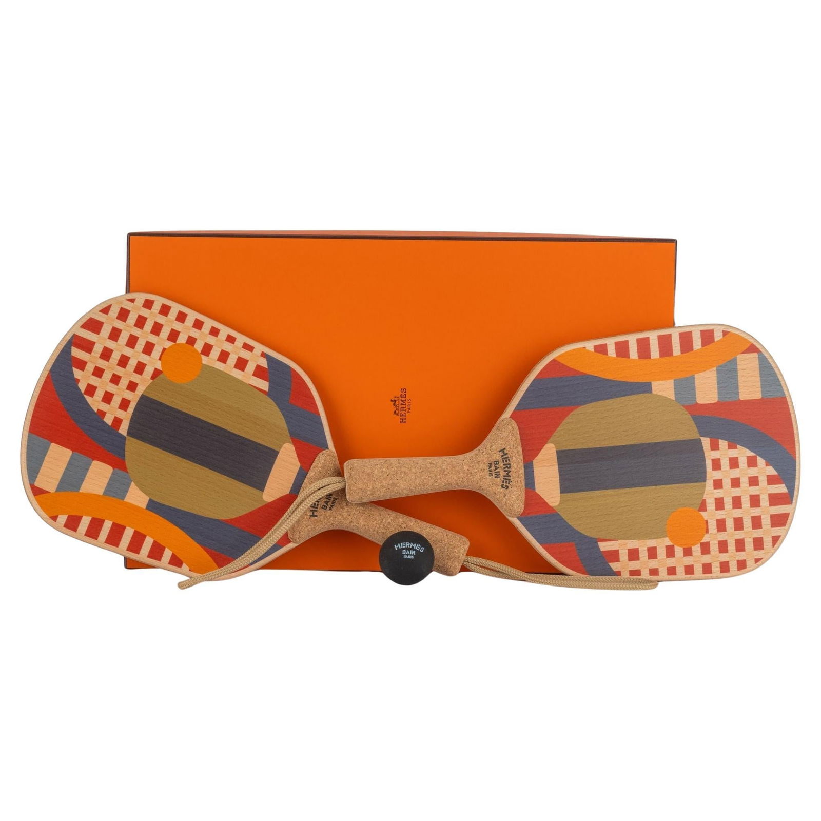 Hermes Set of 2 Beach Rackets BNIB Beechwood Cork France: Hermes Set of 2 Beach Rackets BNIB Beechwood Cork France Elevate your beach experience with this exquisite set of two beach rackets from Hermes. Crafted from high-quality printed beechwood and cork, t