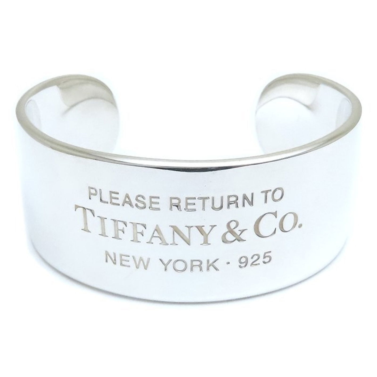 Return to Tiffany Silver Bracelet 16 cm Length: Return to Tiffany Silver Bracelet 16 cm Length This Tiffany & Co. Return to Tiffany bracelet features a classic design crafted in silver. It is designed for women and showcases a timeless appeal. The