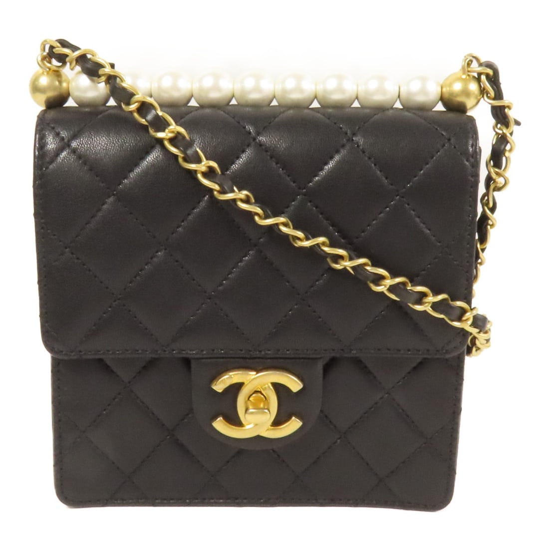CHANEL Black Calfskin Leather GHW Chain Shoulder Bag: CHANEL Black Calfskin Leather GHW Chain Shoulder Bag This Chanel CC shoulder bag is a luxurious accessory crafted from high-quality calfskin leather in a classic black hue. Designed for elegance and p