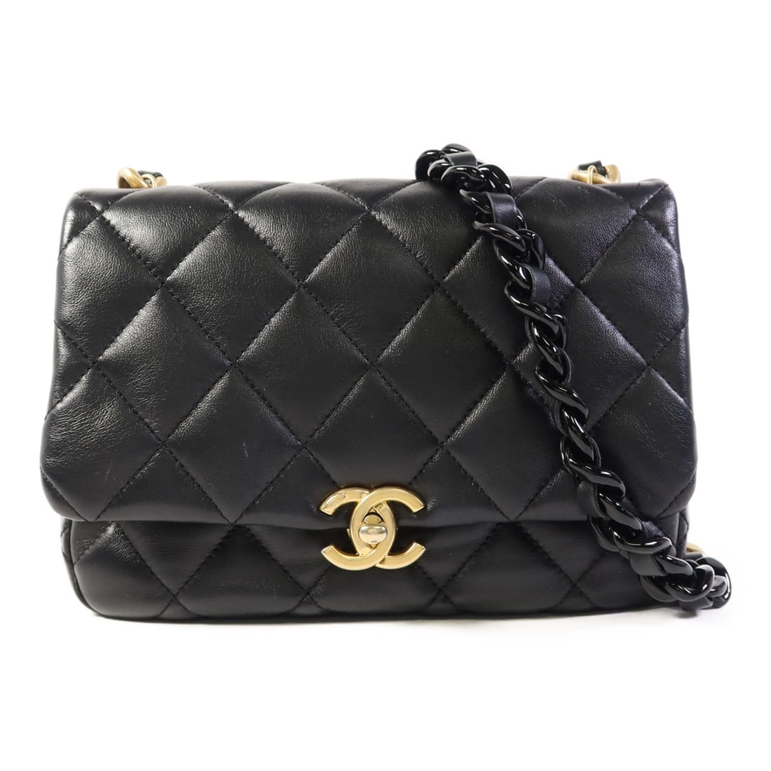 CHANEL Black Lambskin Leather Shoulder Bag with Chain GHW: CHANEL Black Lambskin Leather Shoulder Bag with Chain GHW This exquisite CHANEL shoulder bag is crafted from luxurious lambskin leather in a classic black hue, offering a sophisticated touch to any ou