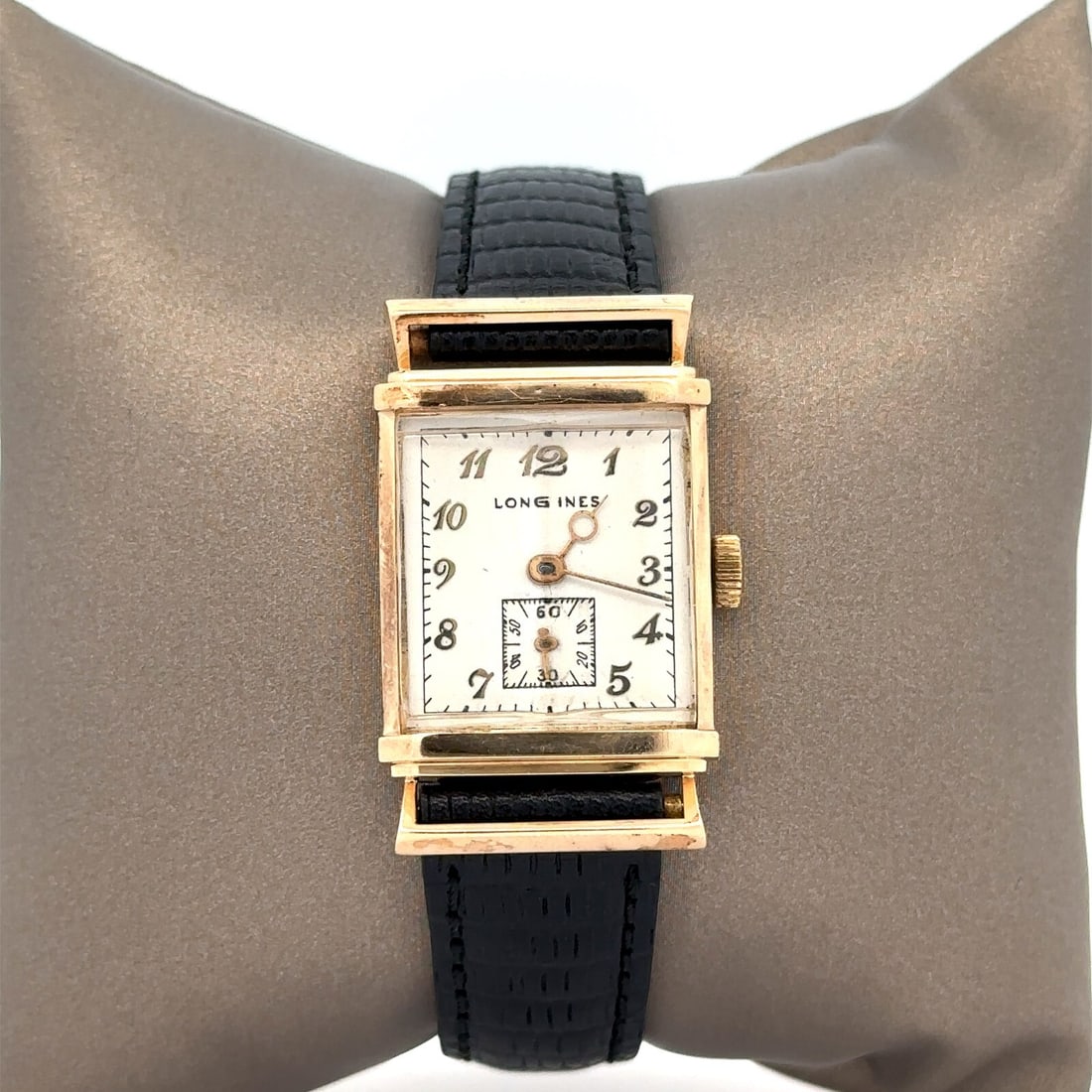 Antique Longines 14k Gold Mechanical Watch 22mm Vintage 1920s: Antique Longines 14k Gold Mechanical Watch 22mm Vintage 1920s Discover the elegance of this Antique Longines wristwatch, featuring a stunning 14k yellow gold rectangular case measuring 22mm. This vint