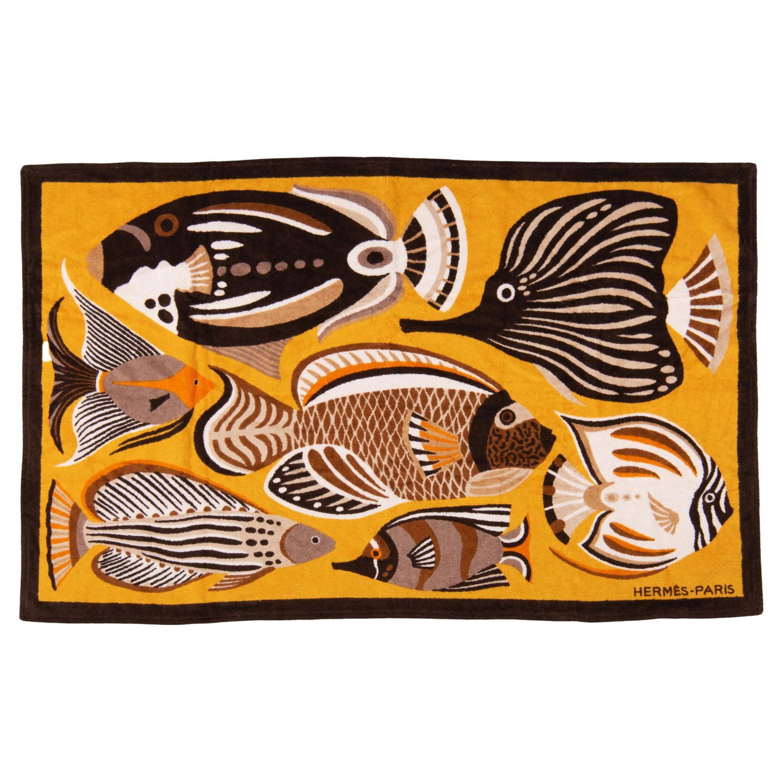 Hermes NIB Fish Beach Towel Yellow Black 37x62: Hermes NIB Fish Beach Towel Yellow Black 37x62 Experience luxury with this exquisite Hermes Fish Beach Towel, featuring a vibrant pattern of multicolored fish. Perfect for beach outings or lounging by