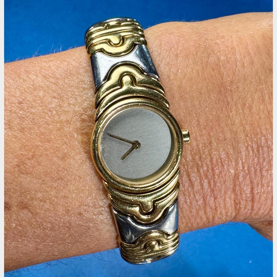 BVLGARI Parentesi 18K Gold Stainless Steel Ladies Watch Model BJ01: BVLGARI Parentesi 18K Gold Stainless Steel Ladies Watch Model BJ01 Experience the elegance of the BVLGARI 18K Yellow Gold & Stainless Steel Parentesi Ladies Watch, a stunning timepiece designed for th