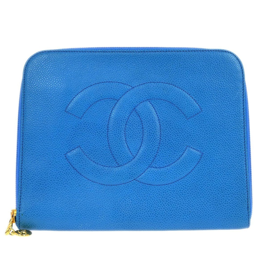 Chanel Blue Calfskin Clutch Pouch Wallet from Italy: Chanel Blue Calfskin Clutch Pouch Wallet from Italy Introducing a stylish Chanel Blue Calfskin Wallet, perfect for casual occasions. This medium-sized pouch features a convenient zip closure and is cr