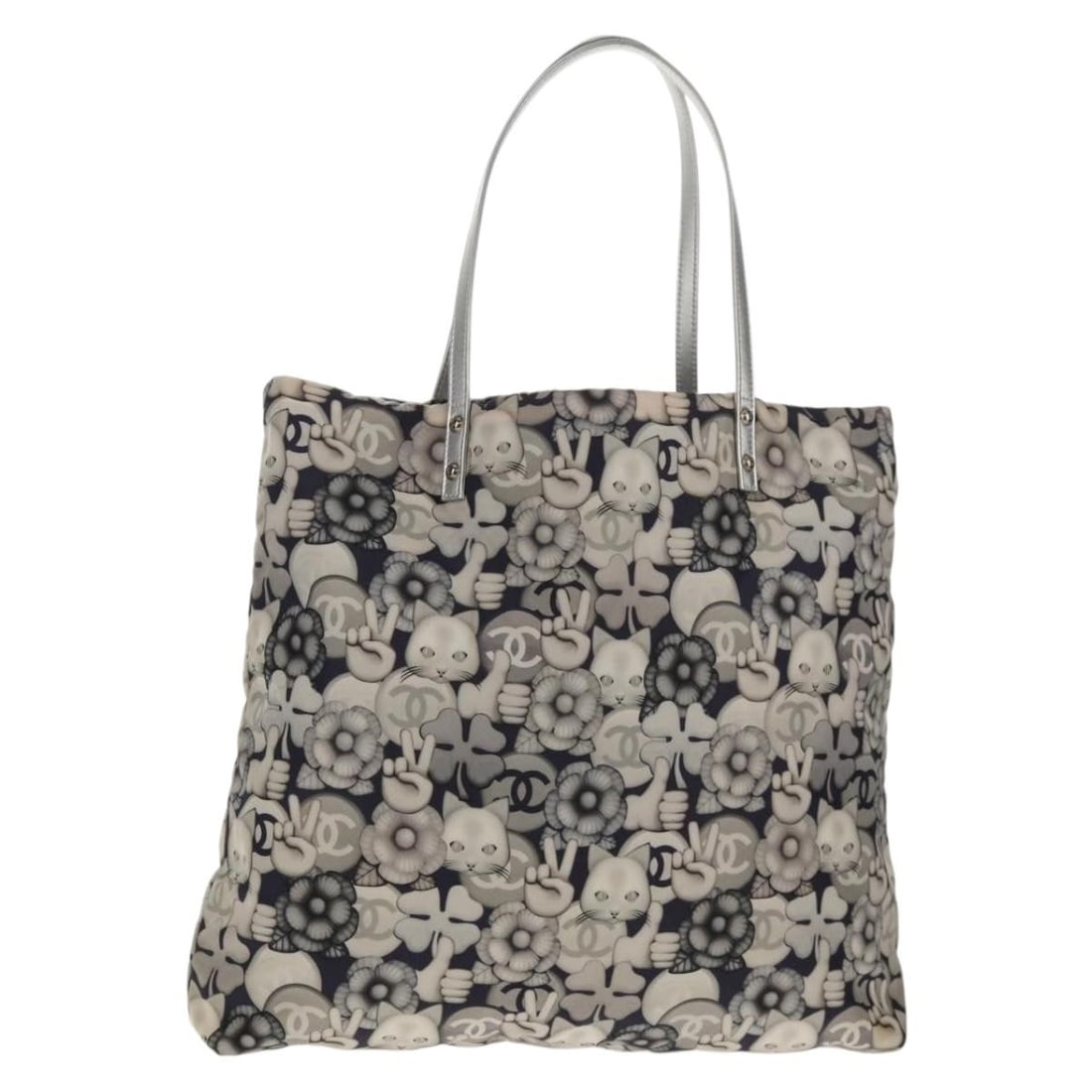 CHANEL COCO Mark Navy Gray Nylon Tote Bag Auth 145888A Italy: CHANEL COCO Mark Navy Gray Nylon Tote Bag Auth 145888A Italy Presenting the CHANEL COCO Mark Tote Bag, a stylish accessory crafted from durable nylon in a sophisticated navy and gray color scheme. Thi