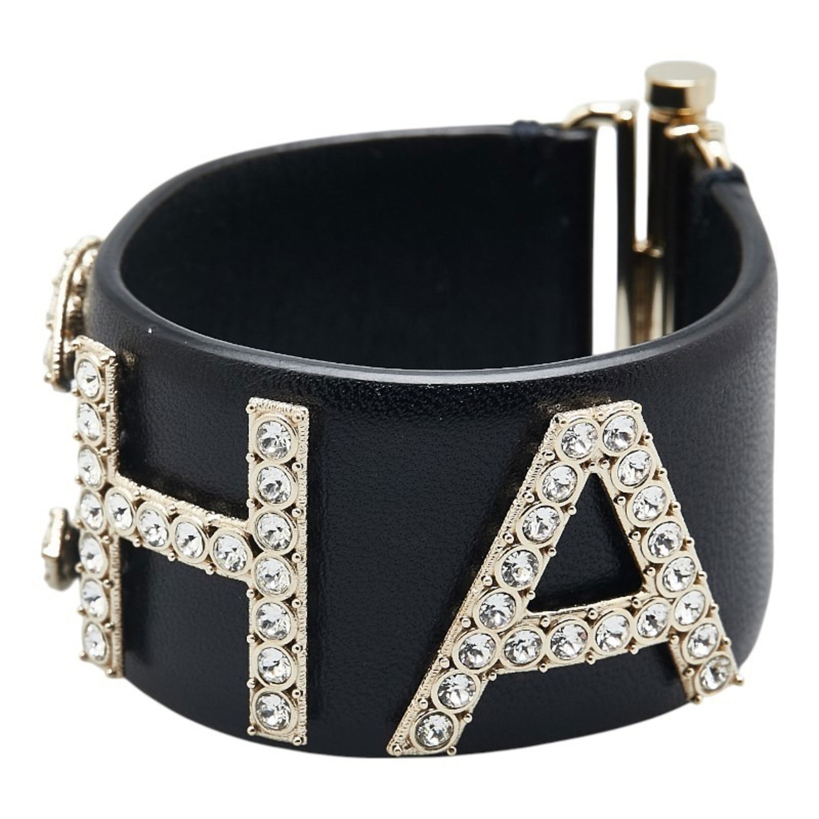 Black Leather Wallet from Chanel France: Black Leather Wallet from Chanel France This Chanel item is crafted from black leather and features metal hardware. It is designed for women and measures 14.5 cm in length. Made in France, it shows sl