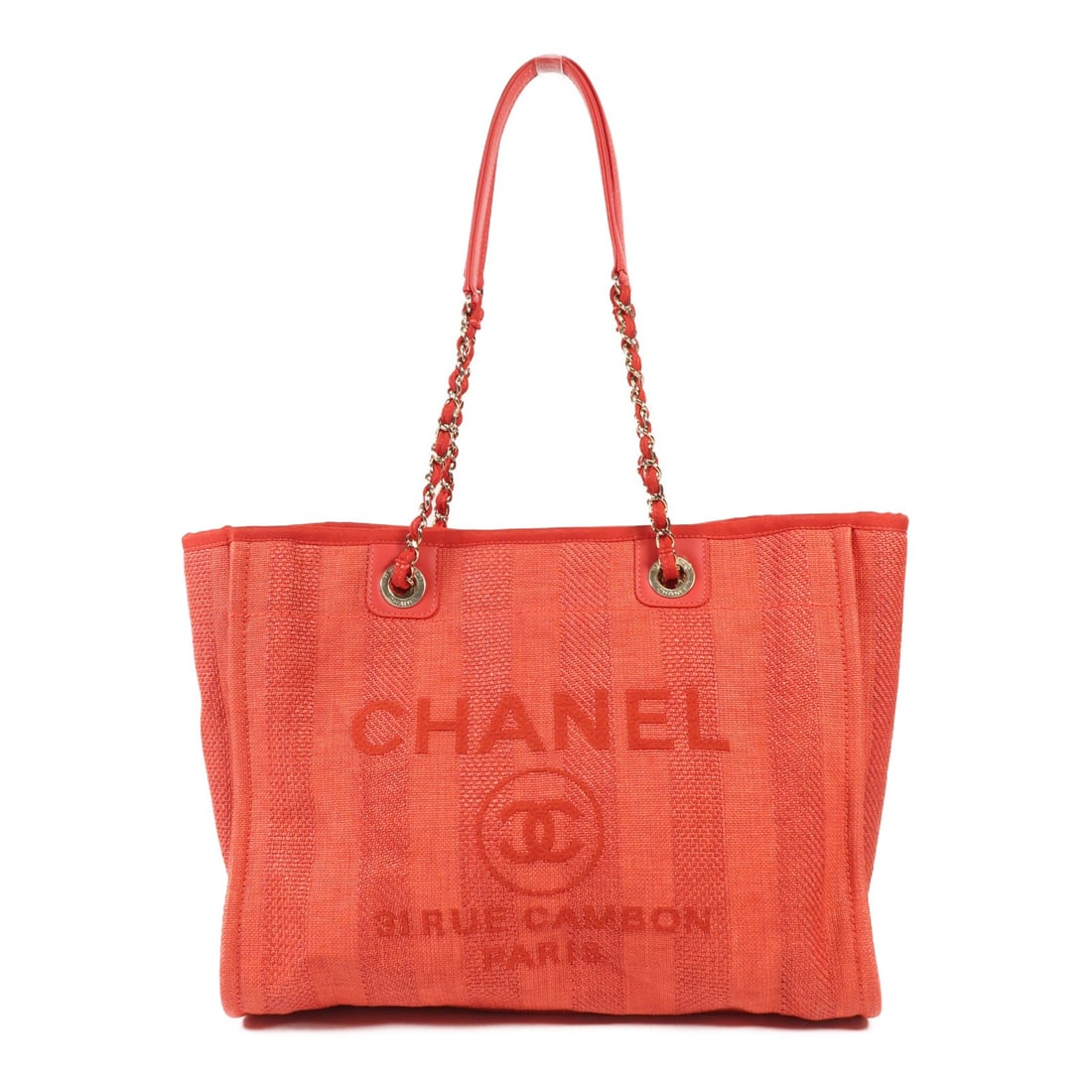 CHANEL Deauville MM Tote Bag Canvas Red GHW A67001: CHANEL Deauville MM Tote Bag Canvas Red GHW A67001 Introducing the CHANEL Deauville MM Tote Bag, a stylish and functional accessory crafted from high-quality canvas in a vibrant red hue. This tote bag