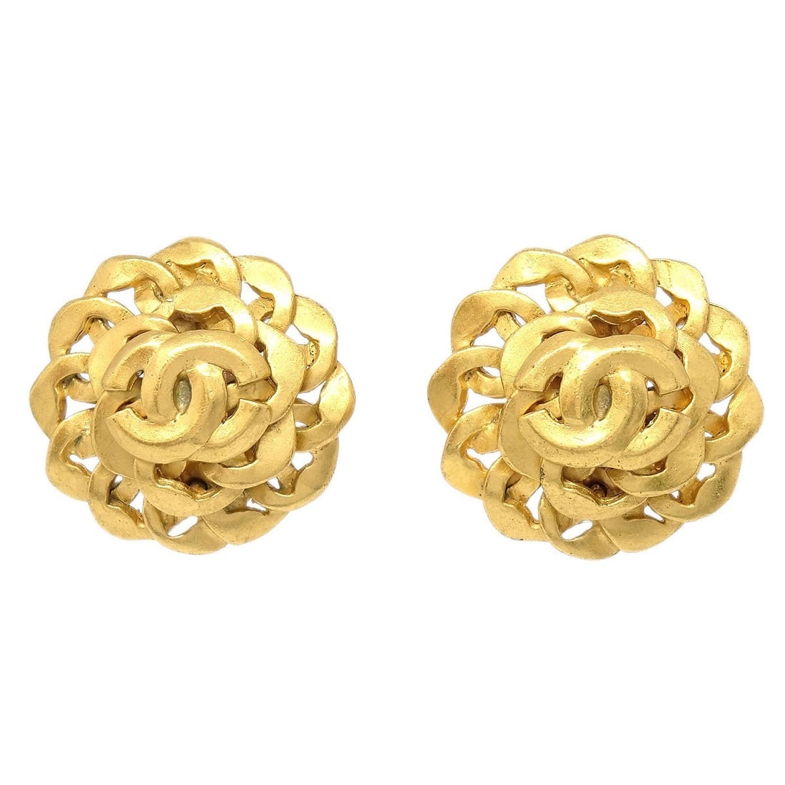 Gold Tone Clip-On Button Earrings Chanel 98P Logo Design: Gold Tone Clip-On Button Earrings Chanel 98P Logo Design These Chanel button earrings feature a classic gold-tone finish and a clip-on closure. Designed with the iconic Chanel logo, they embody timele