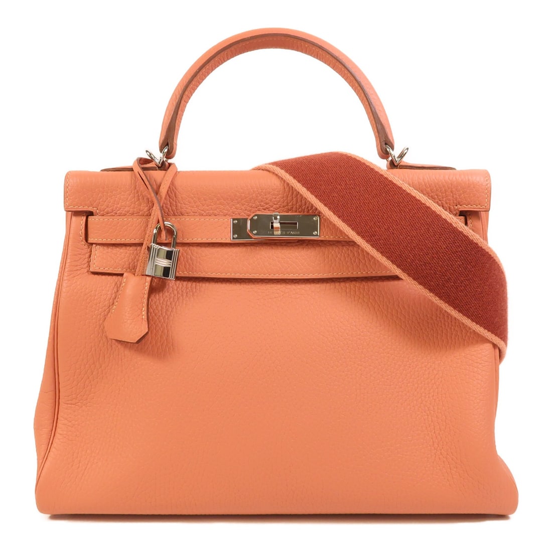 Rose Tea Clemence Leather Kelly 32 Amazon 2way Shoulder Bag by Hermes: Rose Tea Clemence Leather Kelly 32 Amazon 2way Shoulder Bag by Hermes This Hermes Kelly 32 Amazon 2-way shoulder bag is crafted from Clemence calfskin leather in a rose tea pink color. The bag feature