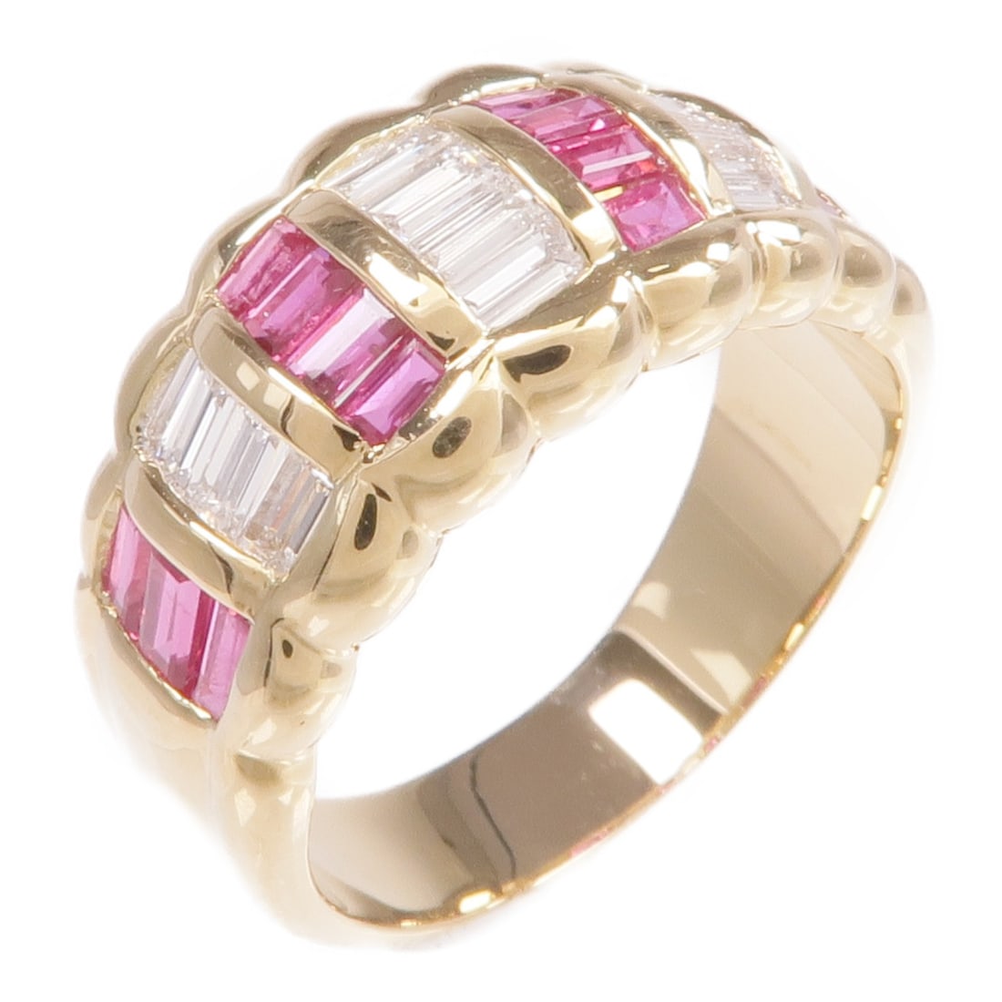 18K Yellow Gold Ruby and Diamond Ring Size 7.5: 18K Yellow Gold Ruby and Diamond Ring Size 7.5 This elegant ring features a vivid red ruby as the main stone, set in 18K yellow gold. The piece is designed in a classic style and sized at US 7.5. It i
