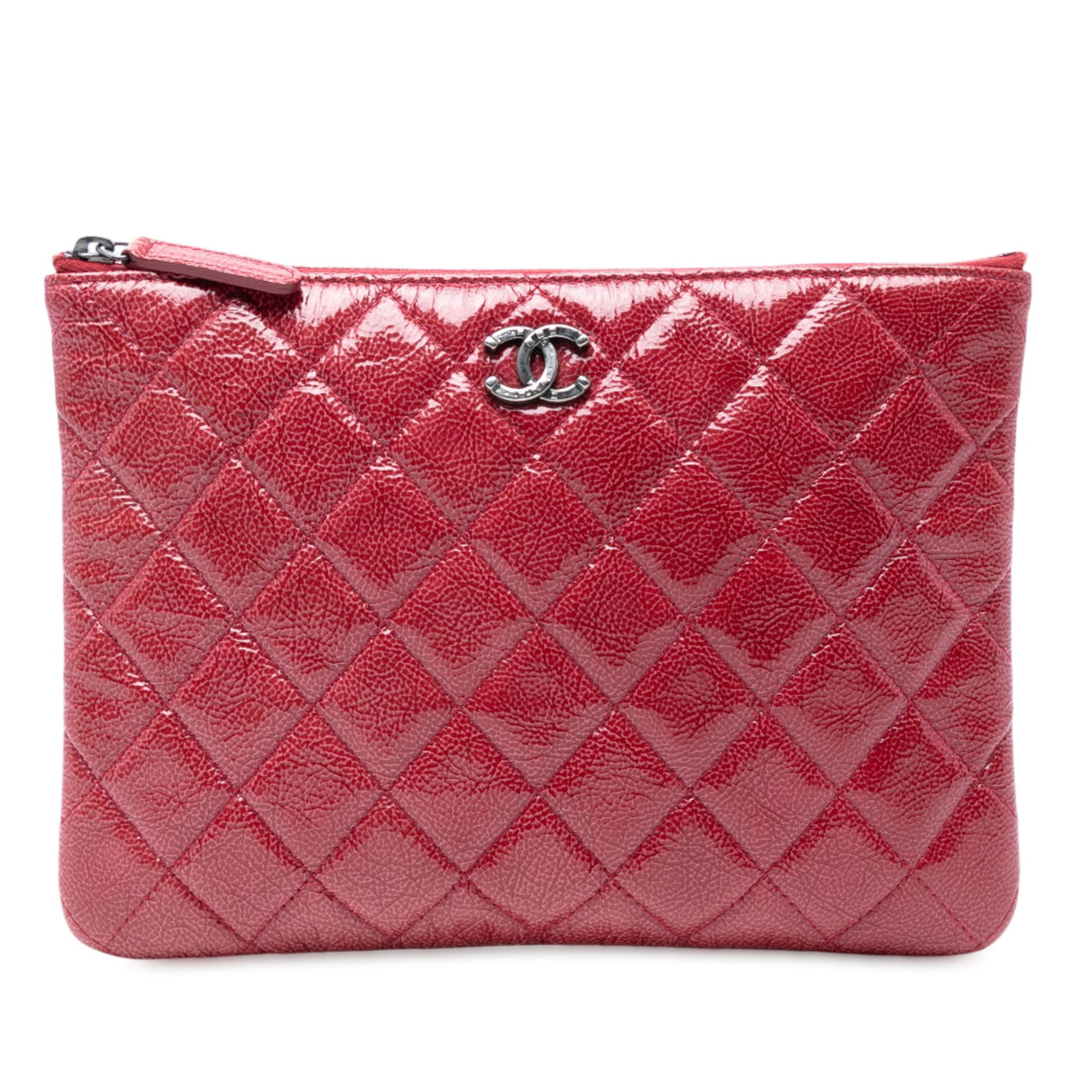 Chanel Small Crinkled Patent O Case Clutch Red Leather Italy: Chanel Small Crinkled Patent O Case Clutch Red Leather Italy This Chanel Small Crinkled Patent O Case Clutch showcases a stunning quilted patent leather exterior in a vibrant red hue, perfect for addi