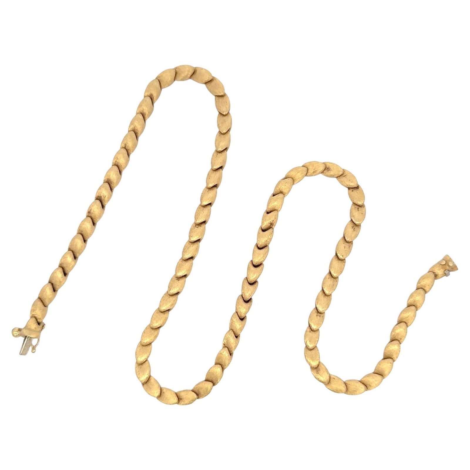 Harbor Diamonds 18K Yellow Gold Link Necklace 29g 17.5 Inches Contemporary: Harbor Diamonds 18K Yellow Gold Link Necklace 29g 17.5 Inches Contemporary This stunning 18 Karat Yellow Gold Link Necklace is a perfect blend of elegance and contemporary style. Weighing 29 grams, th