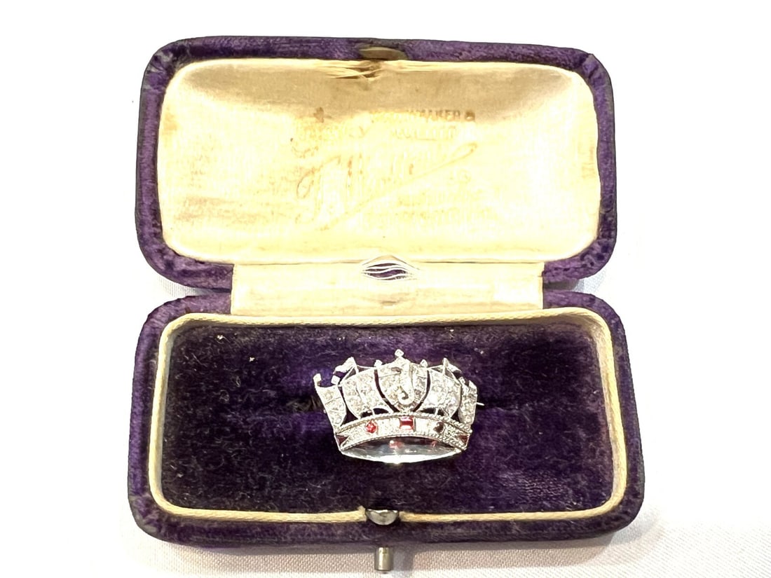 Victorian Platinum Ruby Diamond Crown Brooch with 19th Century Box: Victorian Platinum Ruby Diamond Crown Brooch with 19th Century Box This exquisite Victorian brooch showcases a stunning crown design crafted in platinum, featuring both ruby and diamond stones. Weighi