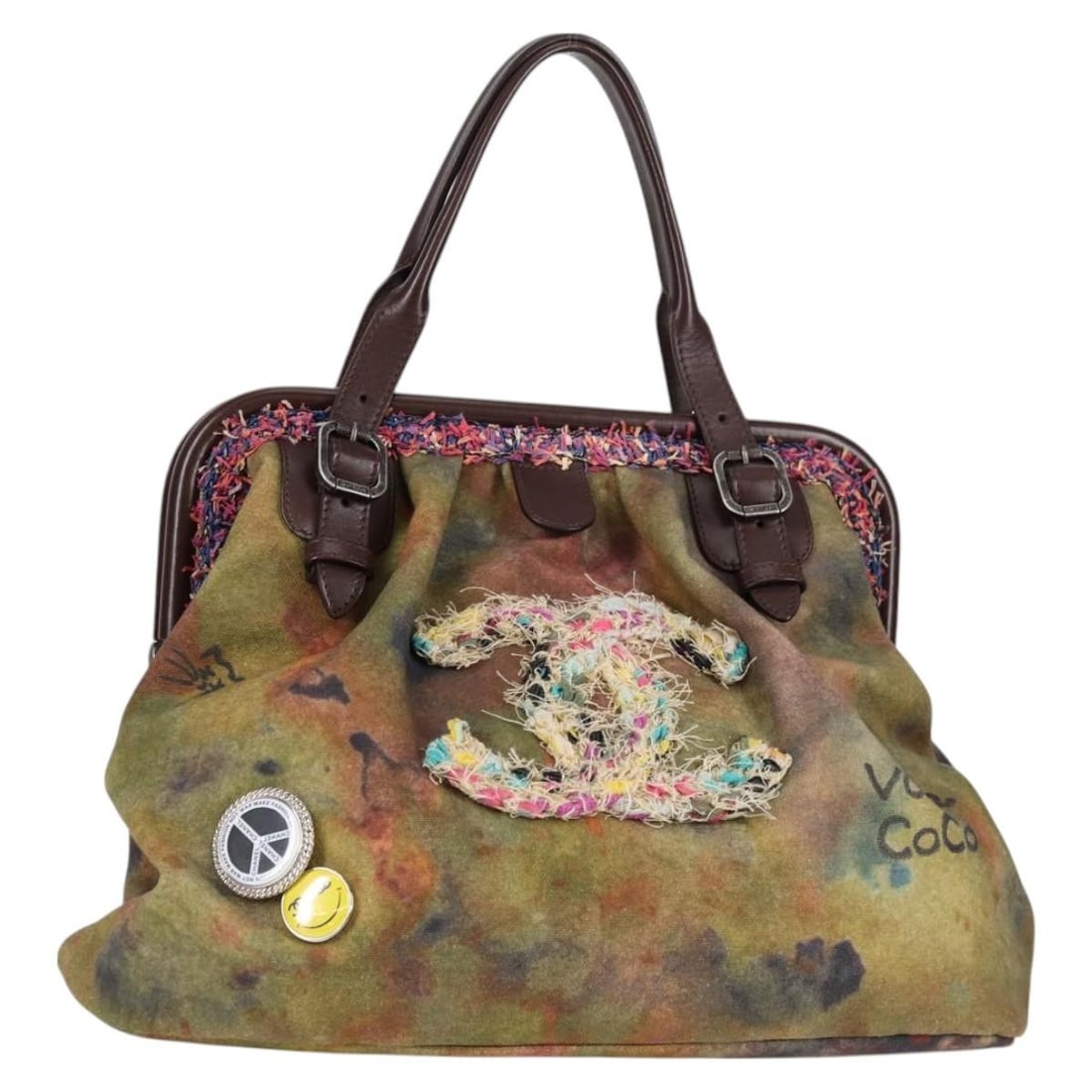 CHANEL Khaki Graffiti Embroidery Hand Bag Canvas Authentic 127134SM: CHANEL Khaki Graffiti Embroidery Hand Bag Canvas Authentic 127134SM This authentic CHANEL Embroidery Graffiti Hand Bag is a stunning accessory crafted from durable canvas in a chic khaki color. It sho