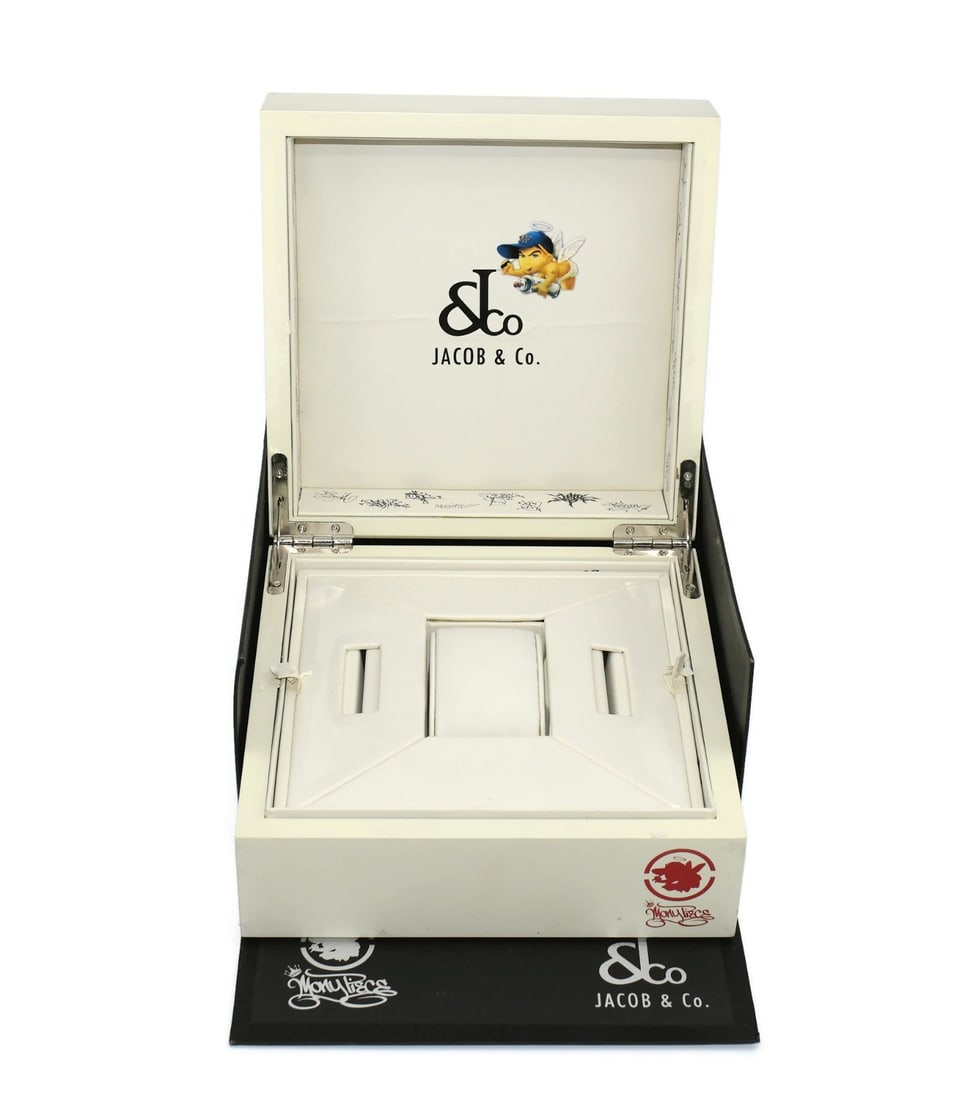 Jacob & Co 5 Time Zone Watch Presentation Box 9x9x5 Inches Authentic: Jacob & Co 5 Time Zone Watch Presentation Box 9x9x5 Inches Authentic Presenting the Jacob & Co 5 Time Zone Watch Box, a distinguished presentation box designed for showcasing your timepieces. Crafted