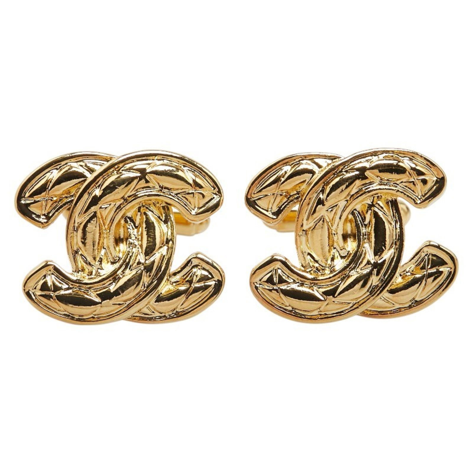 Chanel Coco Mark Gold Plated Pin Brooch 19.6mm x 24.1mm France: Chanel Coco Mark Gold Plated Pin Brooch 19.6mm x 24.1mm France This Chanel Coco Mark accessory features a gold-plated design with a classic gold color, crafted for women. Made in France, it showcases