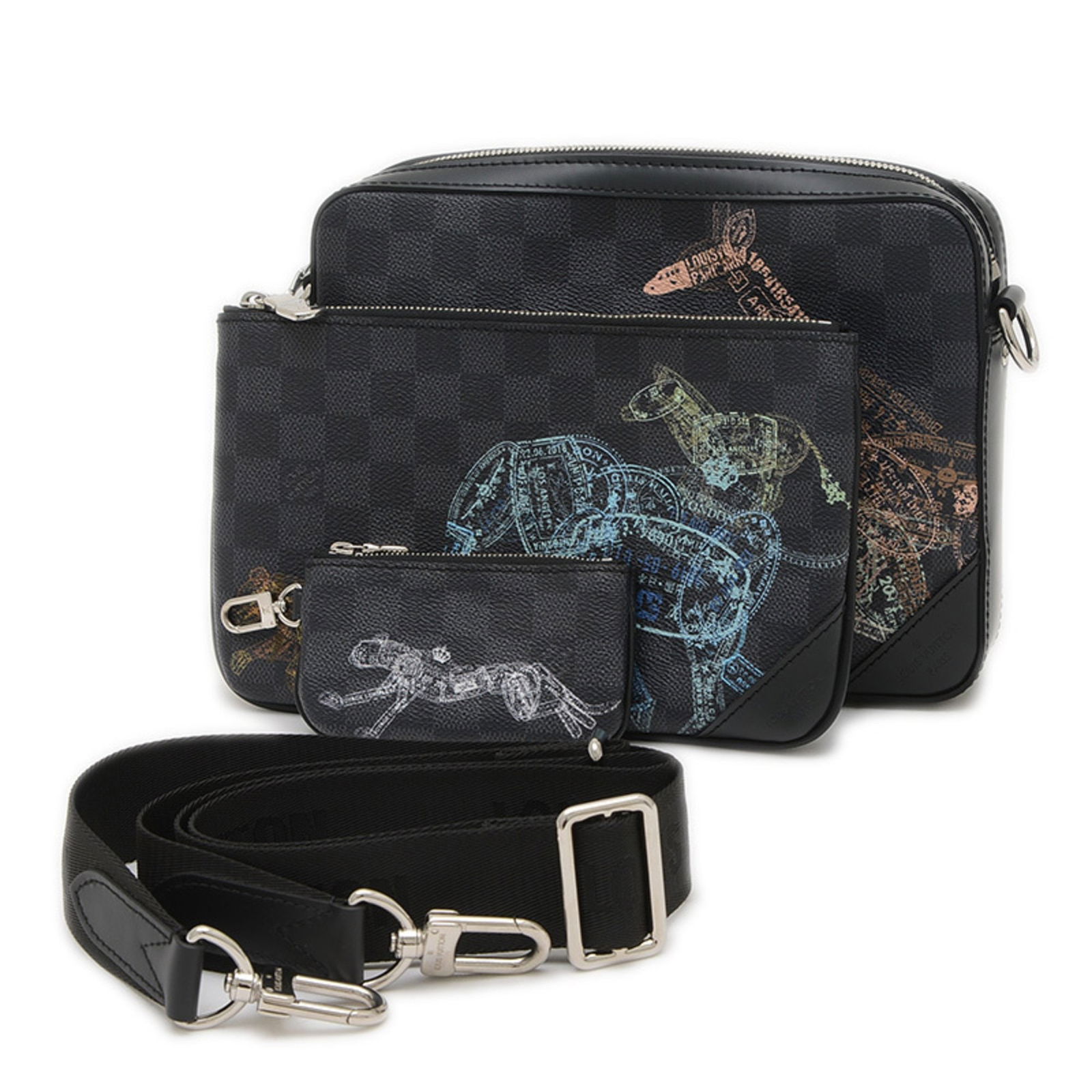 Trio Black Canvas Bag by Louis Vuitton with 19cm x 25cm x 7cm Dimensions: Trio Black Canvas Bag by Louis Vuitton with 19cm x 25cm x 7cm Dimensions The Louis Vuitton Trio is a unisex bag crafted from black canvas, featuring a practical size suitable for daily use. Made in Fr