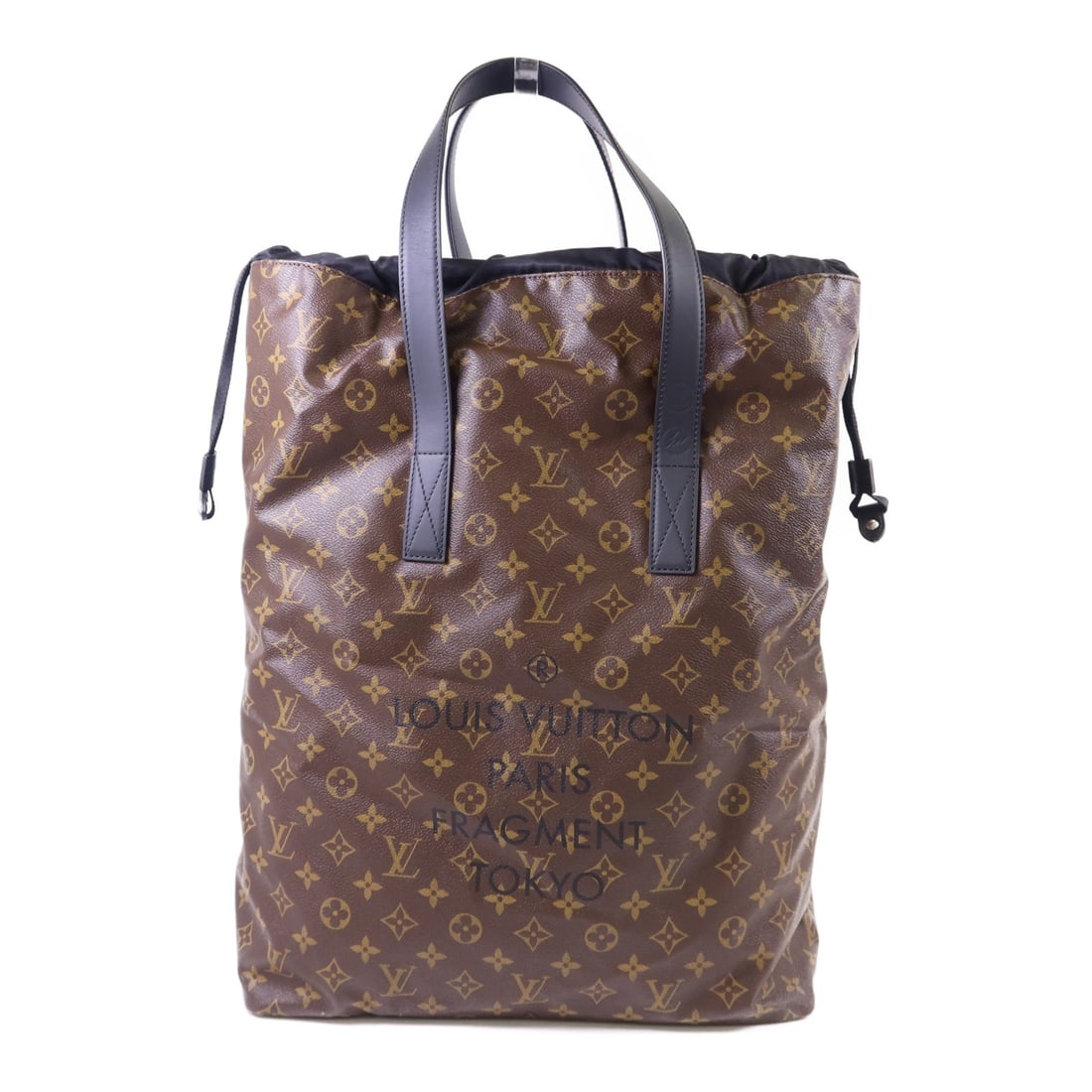 Louis Vuitton Fragment Monogram Macassar Cabas Light Brown Tote Bag M43416: Louis Vuitton Fragment Monogram Macassar Cabas Light Brown Tote Bag M43416 This Louis Vuitton LV x Fragment Cabas Light Tote Bag features the iconic Monogram Macassar pattern in a brown PVC coated can