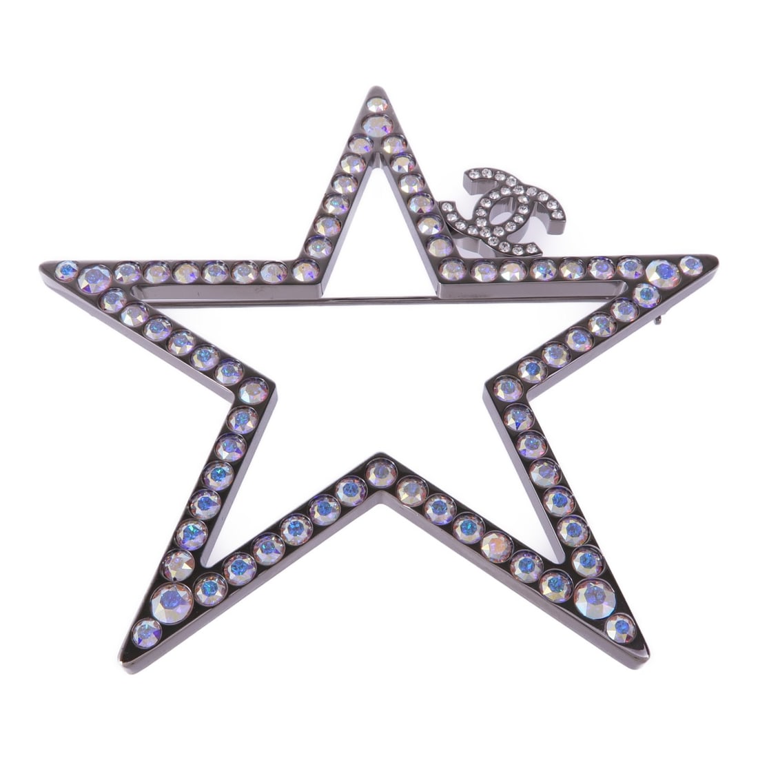 CHANEL Silver CC Brooch France High Quality Metal: CHANEL Silver CC Brooch France High Quality Metal Add a touch of elegance to your ensemble with this exquisite CHANEL CC Brooch. Crafted in a striking silver color, this brooch is designed to enhance