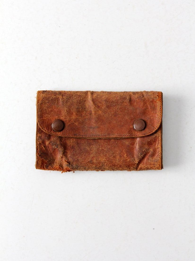 Vintage Leather Mending Kit Pouch Brown Olive Cotton 3 Pockets Snap Closure: Vintage Leather Mending Kit Pouch Brown Olive Cotton 3 Pockets Snap Closure Explore this charming vintage leather mending kit pouch from the early 20th century, expertly crafted from beautifully aged
