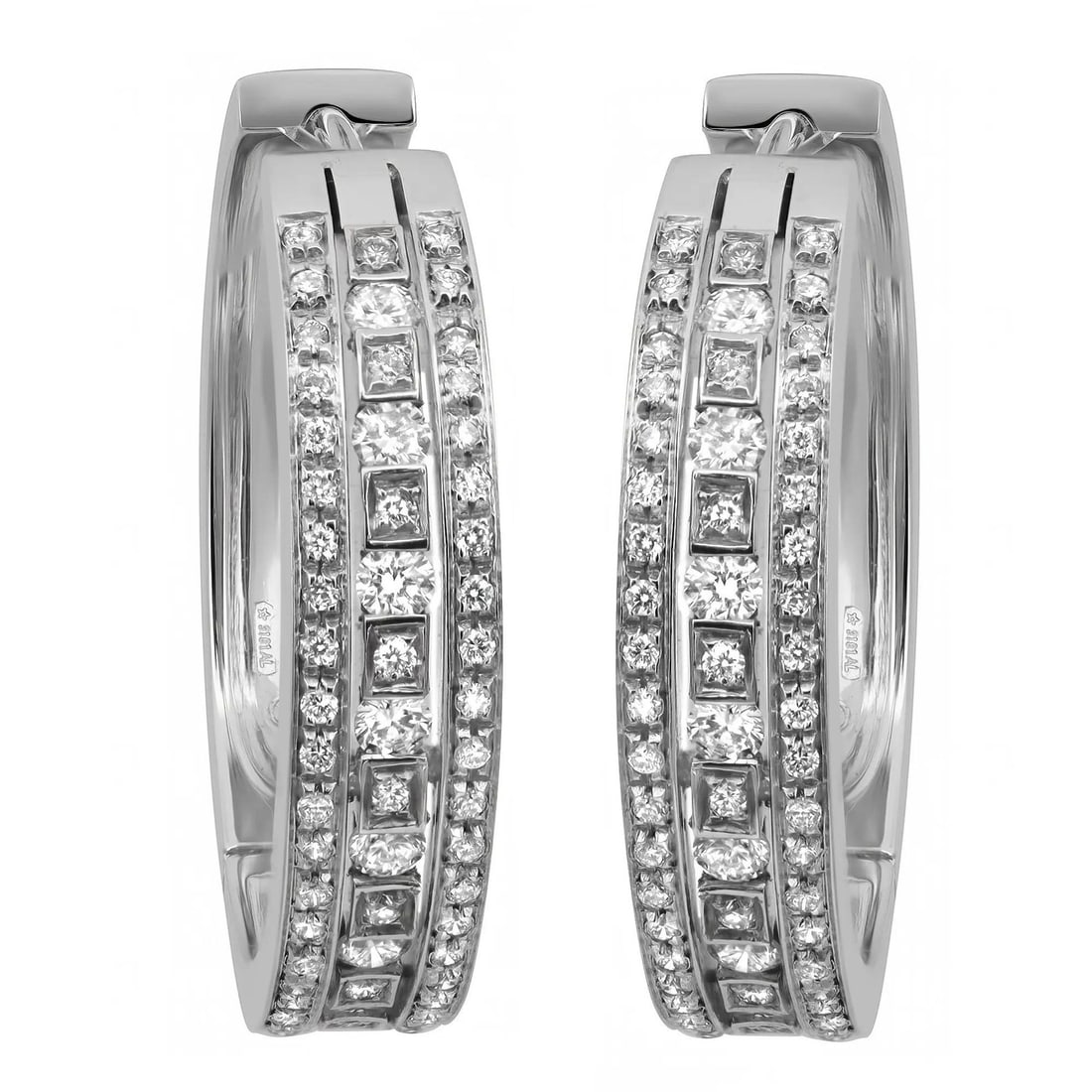 Damiani 18K White Gold Diamond Hoop Earrings 1.27Cttw Pave Set: Damiani 18K White Gold Diamond Hoop Earrings 1.27Cttw Pave Set Elevate your elegance with these stunning Damiani Round Cut Diamond Hoop Earrings, meticulously crafted from 18K white gold. These exquis