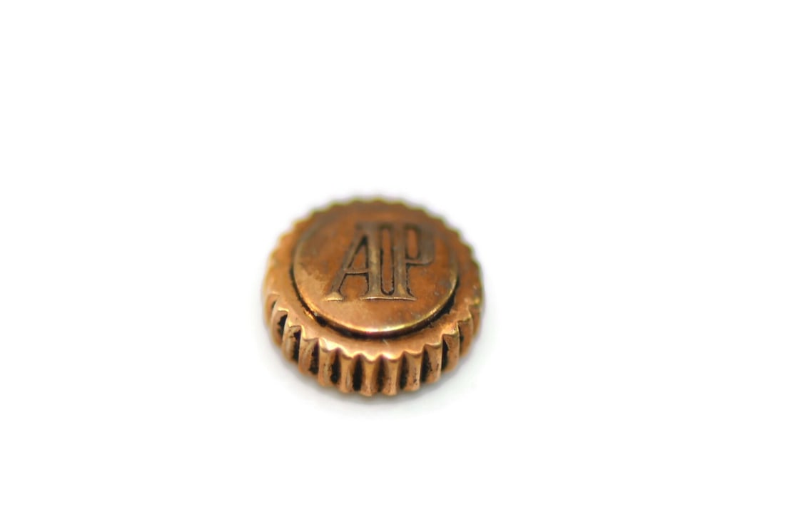 Audemars Piguet 5mm Genuine Watch Crown Authentic Replacement: Audemars Piguet 5mm Genuine Watch Crown Authentic Replacement This Audemars Piguet crown is a genuine replacement part designed specifically for Audemars Piguet watches. With a size of 5mm, this crown