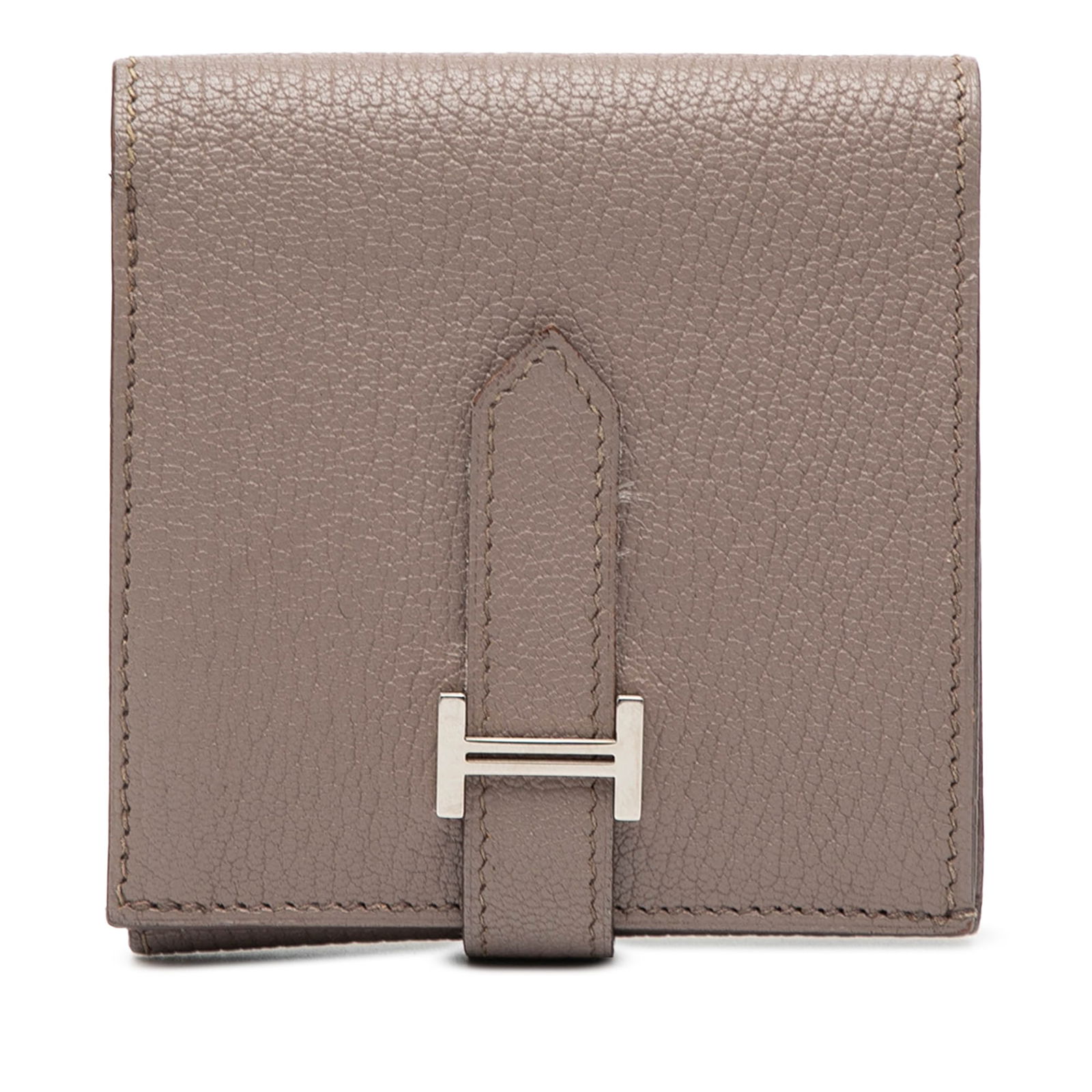 Hermes Gris Asphalt Epsom Leather Bearn Compact Bifold Wallet: Hermes Gris Asphalt Epsom Leather Bearn Compact Bifold Wallet The Hermes Bearn Compact Wallet is crafted from Epsom leather in Gris Asphalt, featuring a flat leather strap with a pull-through closure.