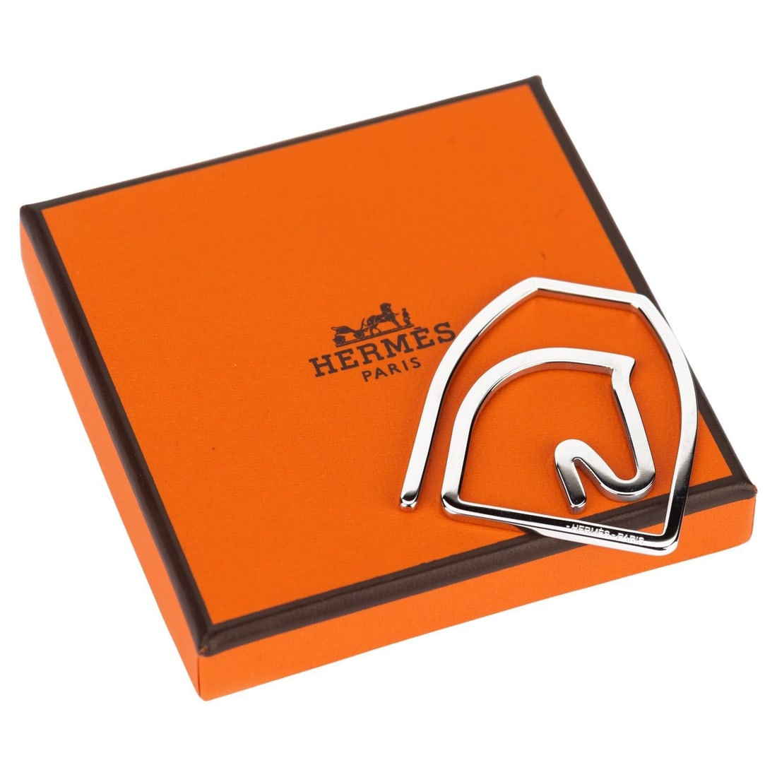 Hermes Equestre Palladium Horse Head Money Clip France: Hermes Equestre Palladium Horse Head Money Clip France Elevate your style with the Hermes New Horse Head Money Clip, a perfect blend of elegance and functionality. This exquisite bill clip features a