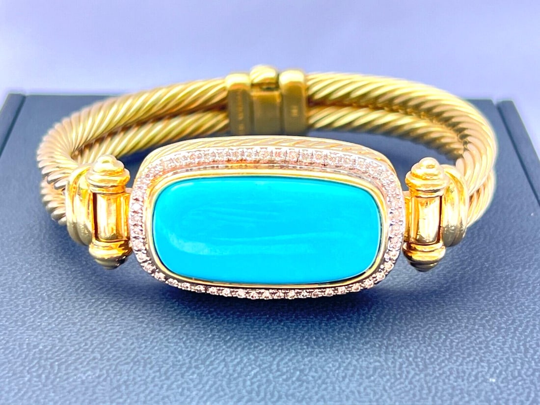 David Yurman 18K Gold Diamond Turquoise Bangle Bracelet with Box: David Yurman 18K Gold Diamond Turquoise Bangle Bracelet with Box This stunning David Yurman bangle bracelet is crafted in 18K yellow gold and features exquisite diamond and turquoise accents. Weighing