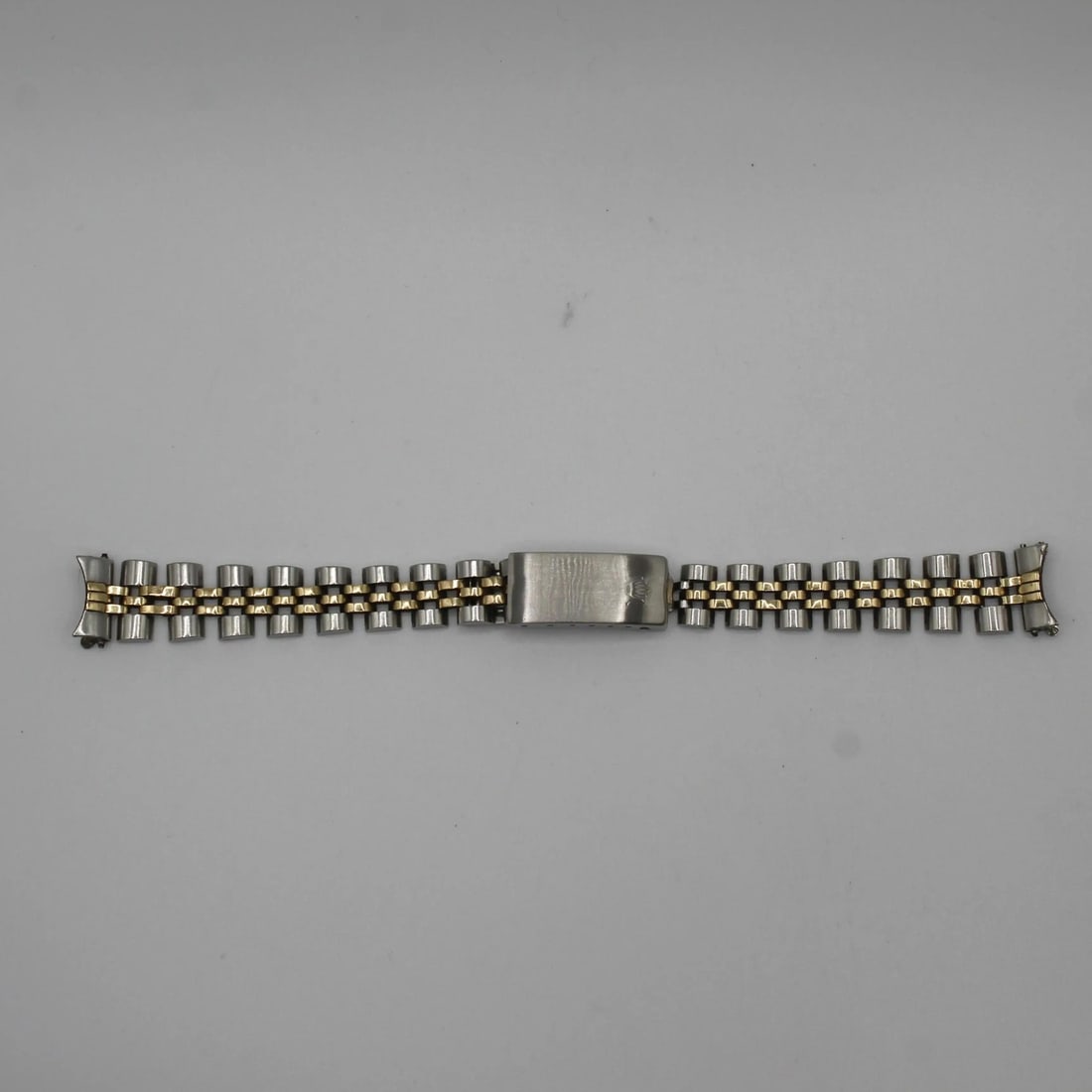 Rolex Jubilee 18K Yellow Gold Steel 13MM 62523.D14 Watch Bracelet: Rolex Jubilee 18K Yellow Gold Steel 13MM 62523.D14 Watch Bracelet This is a pre-owned Rolex Jubilee wristwatch band designed for Rolex watches. Crafted from stainless steel and 18K yellow gold, the br