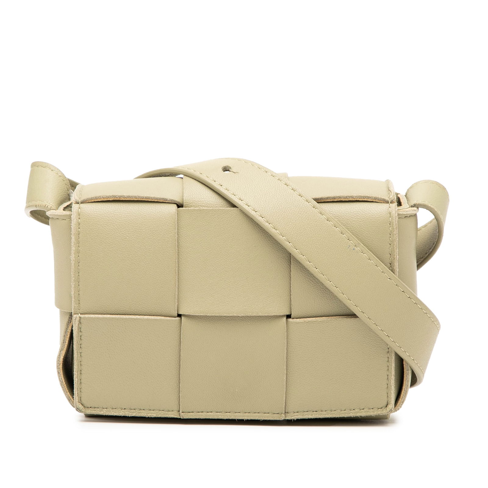 Bottega Veneta Candy Nappa Intrecciato Crossbody Bag Brown Leather: Bottega Veneta Candy Nappa Intrecciato Crossbody Bag Brown Leather The Bottega Veneta Candy Nappa Intrecciato Cassette Crossbody bag is a stylish accessory crafted from woven nappa leather. This elega