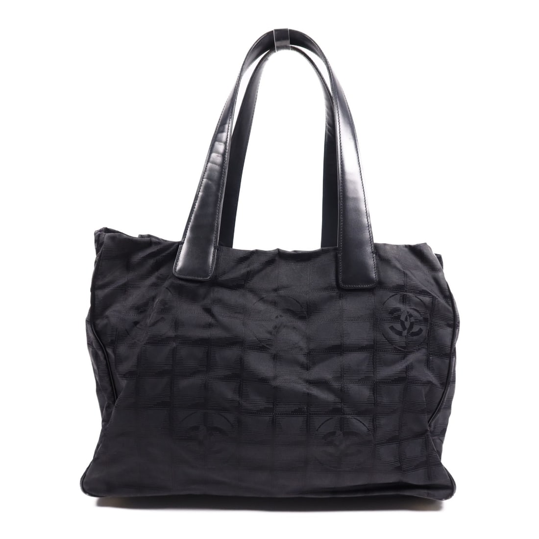 CHANEL Black Nylon Travel Tote Bag with GHW: CHANEL Black Nylon Travel Tote Bag with GHW This elegant CHANEL Travel Line Tote Bag is a perfect blend of style and functionality. Crafted from durable nylon in a sleek black color, this tote bag fea
