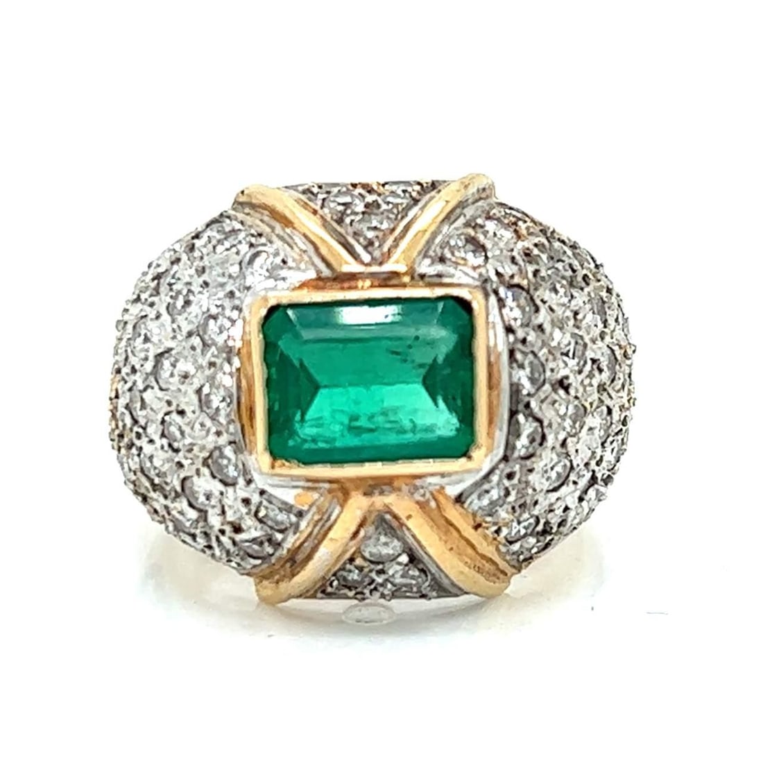 14K Yellow Gold Emerald 1.75 Ct Diamond Ring 78 Stones: 14K Yellow Gold Emerald 1.75 Ct Diamond Ring 78 Stones This exquisite 14K Yellow Gold ring features a stunning center emerald weighing approximately 1.75 Ct, surrounded by 78 dazzling diamonds with a