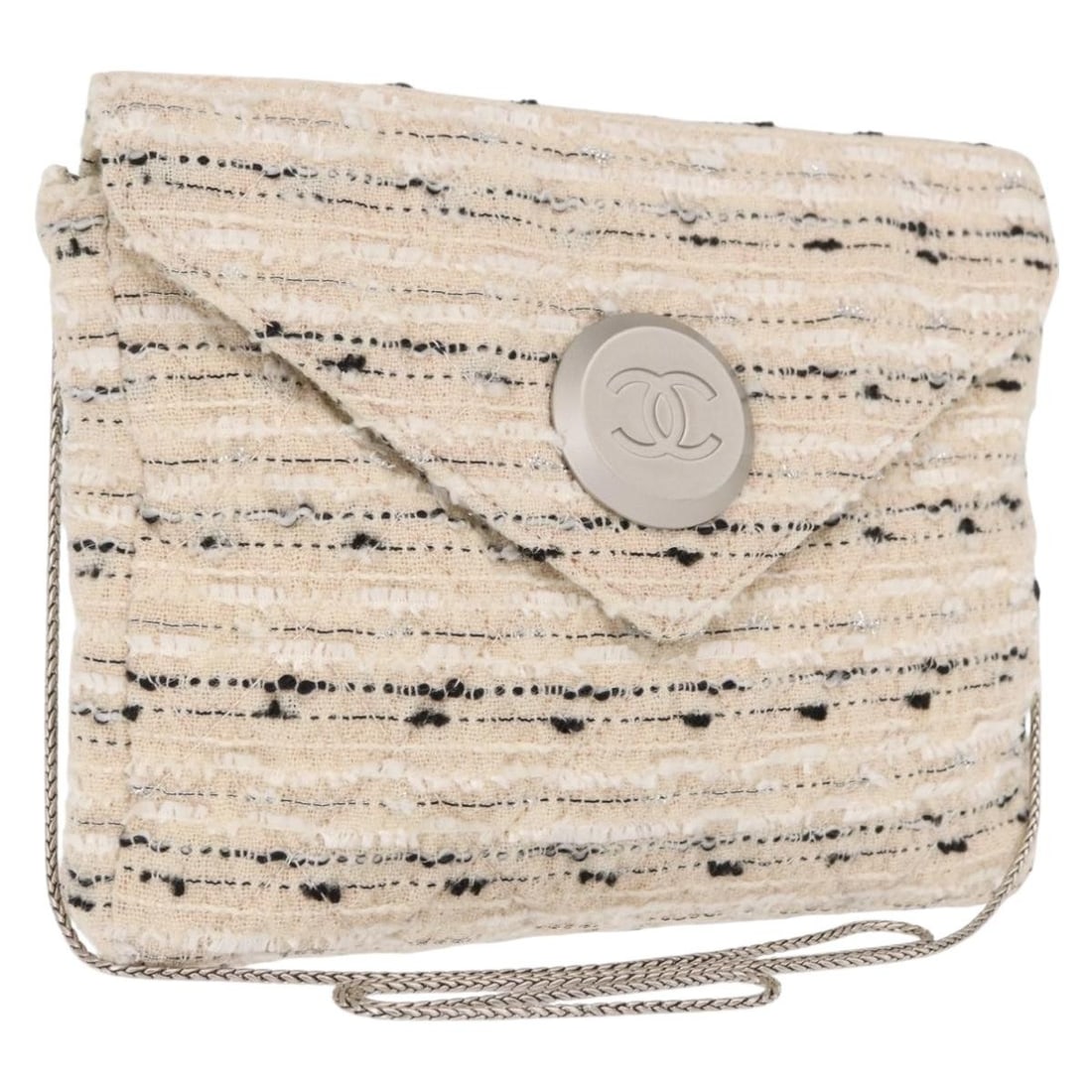 Chanel White Patent Leather Shoulder Bag with Silver Tone Chain and CC Logo: Chanel White Patent Leather Shoulder Bag with Silver Tone Chain and CC Logo This CHANEL chain shoulder bag features a white and silver patent leather exterior with a silver-tone CC logo. The compact d