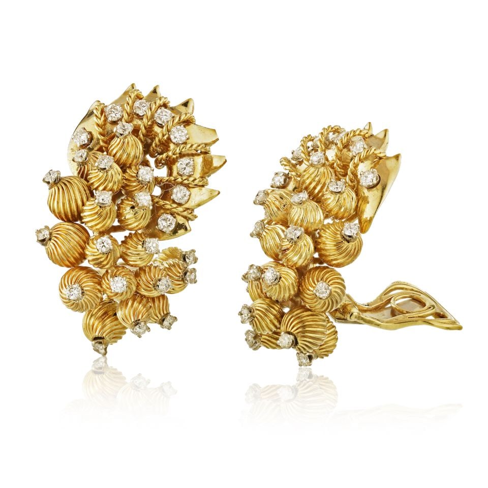 David Webb Vintage Platinum 18K Gold Diamond Earrings 2.00cts: David Webb Vintage Platinum 18K Gold Diamond Earrings 2.00cts Exquisite vintage earrings by David Webb, skillfully crafted in a combination of platinum and 18K yellow gold. These stunning pieces featu