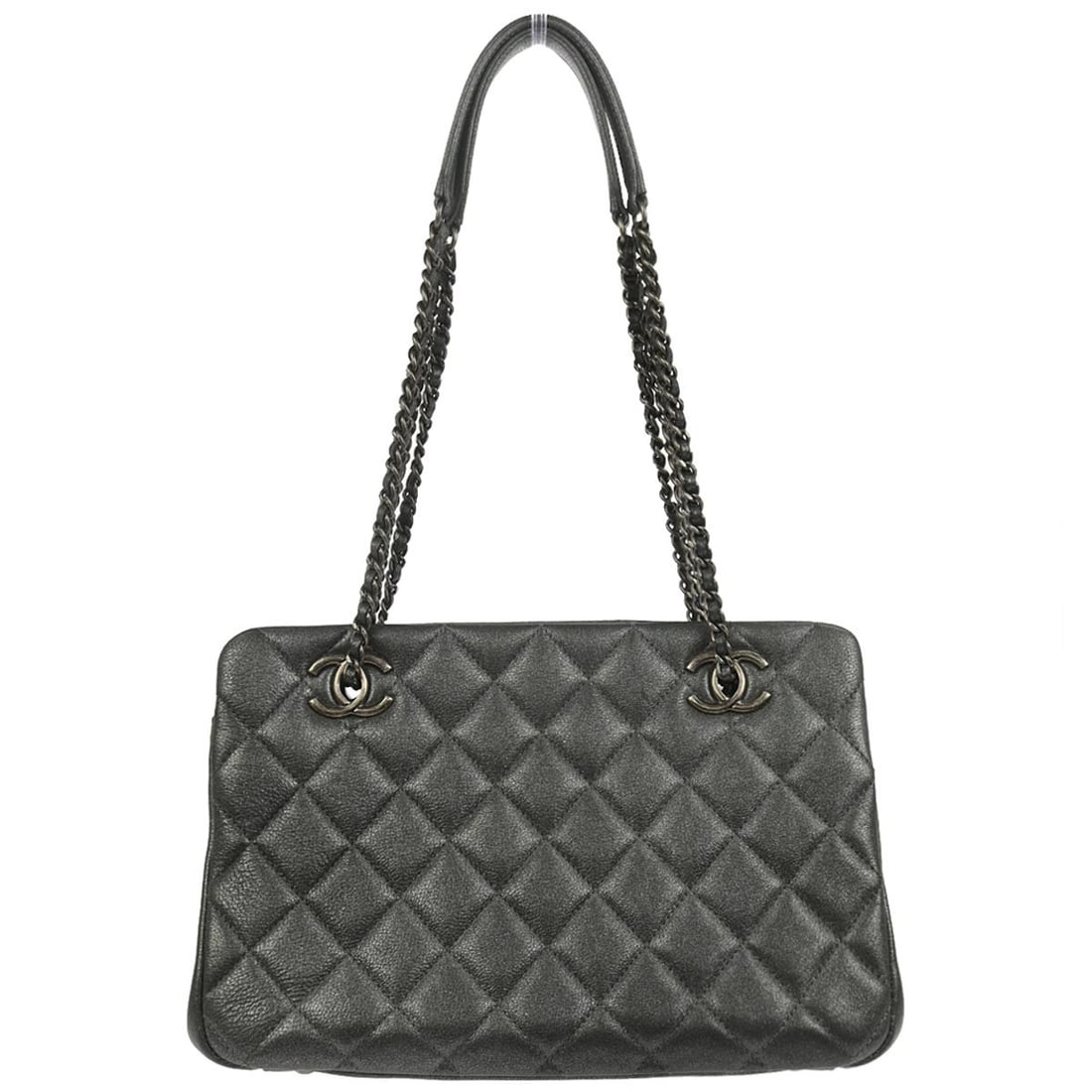 Chanel Paris-Salzburg Blue Metallic Calfskin CC Eyelet Small Tote Bag: Chanel Paris-Salzburg Blue Metallic Calfskin CC Eyelet Small Tote Bag This Chanel tote bag features metallic blue calfskin leather with eyelet accents and the iconic CC logo, offering a stylish choice