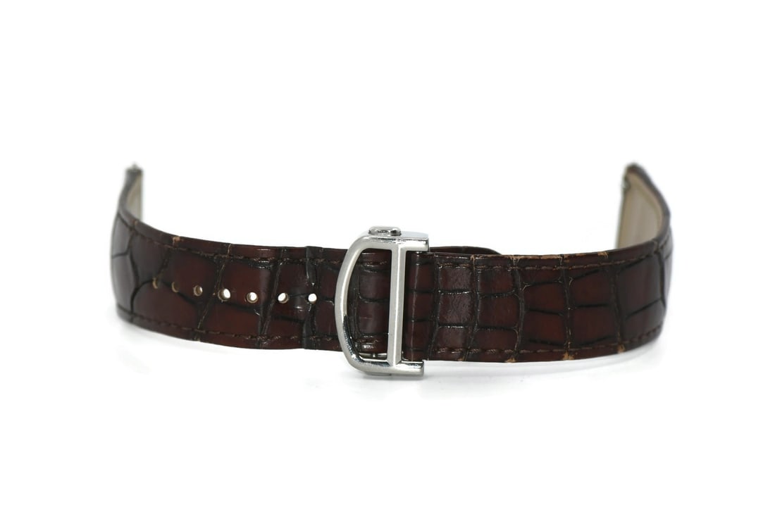 Cartier 23mm Brown Leather Wristwatch Strap 100% Authentic: Cartier 23mm Brown Leather Wristwatch Strap 100% Authentic This Cartier brown leather strap is a perfect accessory for your wristwatch. Crafted from high-quality leather, it features a rich brown colo