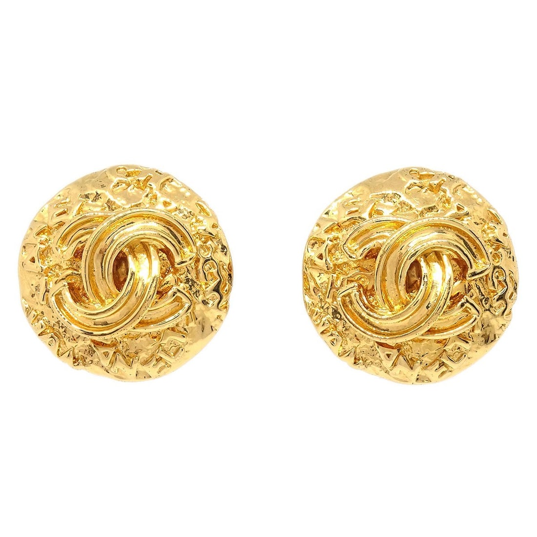 Chanel 95A Gold Tone Logo Button Clip-On Earrings: Chanel 95A Gold Tone Logo Button Clip-On Earrings These Chanel button-shaped clip-on earrings feature a classic gold-tone finish and the iconic logo design. Crafted in France, they offer a timeless, e