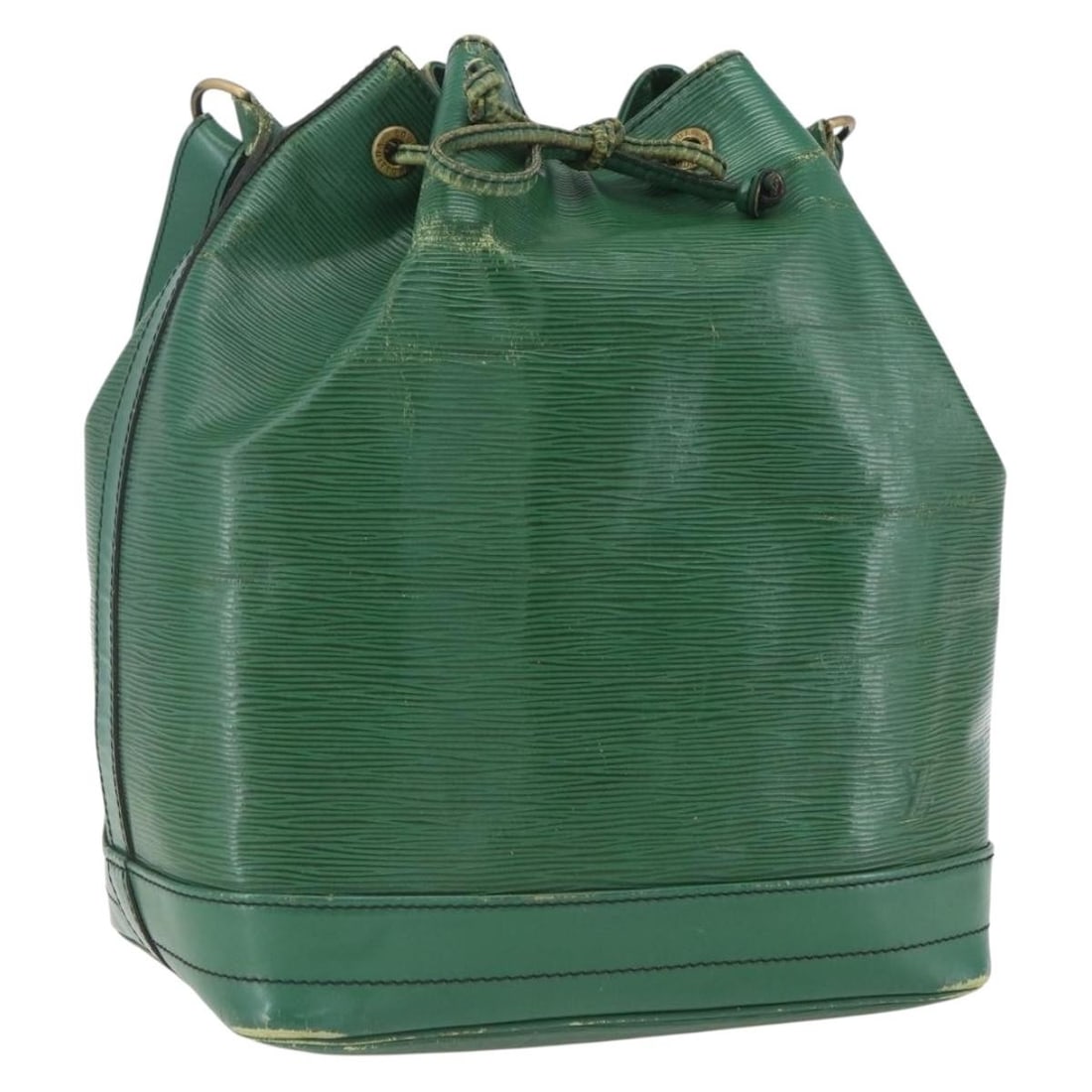 Louis Vuitton Noe Green Epi Leather Shoulder Bag M44004 France: Louis Vuitton Noe Green Epi Leather Shoulder Bag M44004 France This Louis Vuitton Epi Noe Shoulder Bag in green features durable Epi leather and is designed for everyday use. The bag has visible signs